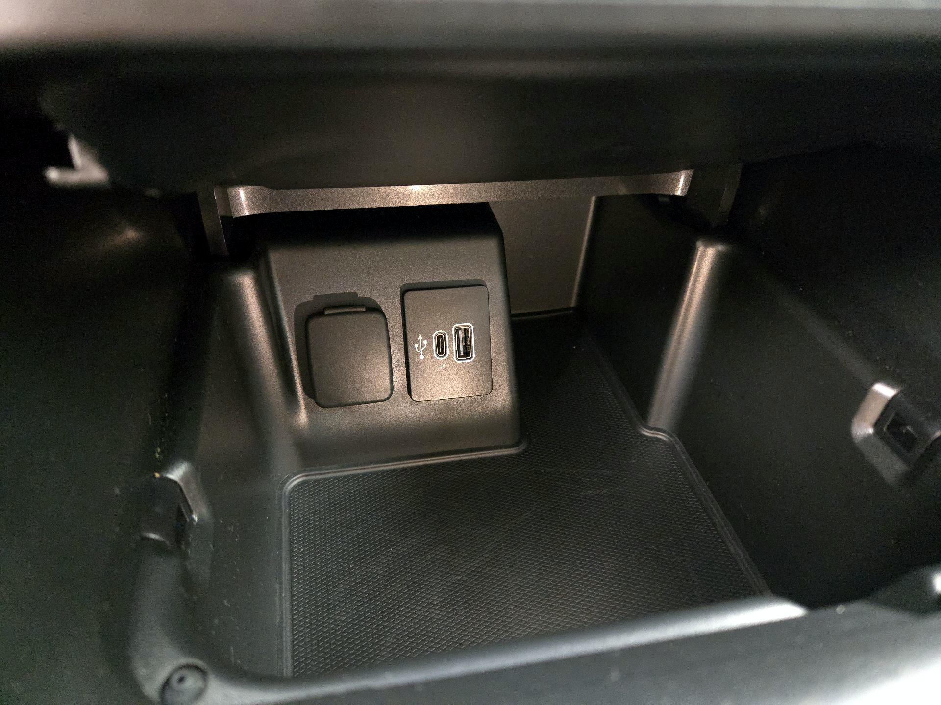 Thumbnail: 2025 Ford Explorer - 18