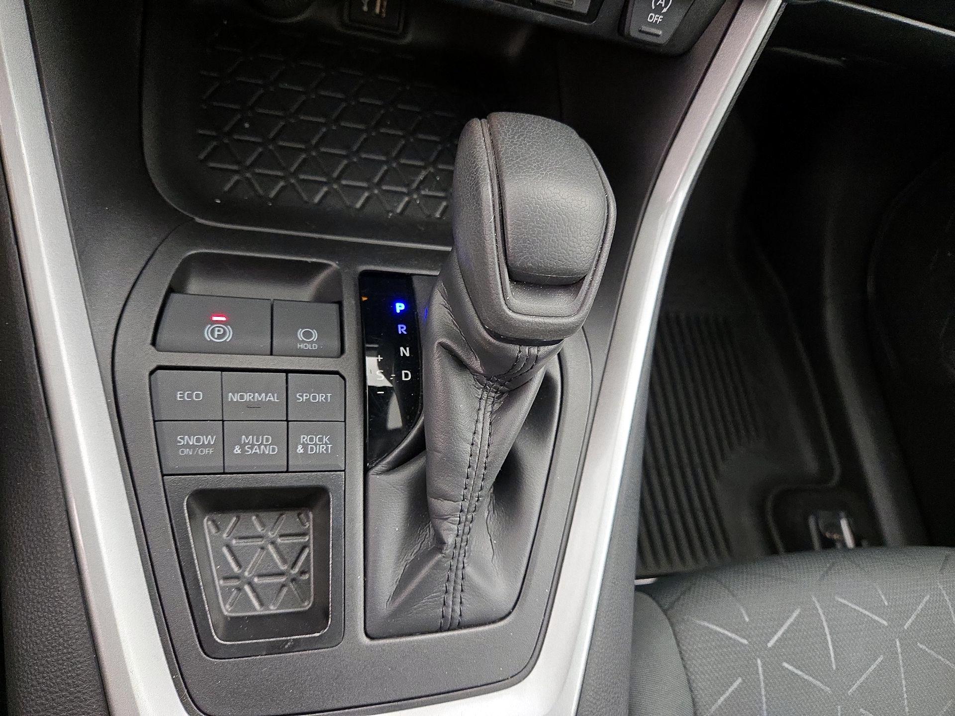 Thumbnail: 2024 Toyota RAV4 - 17