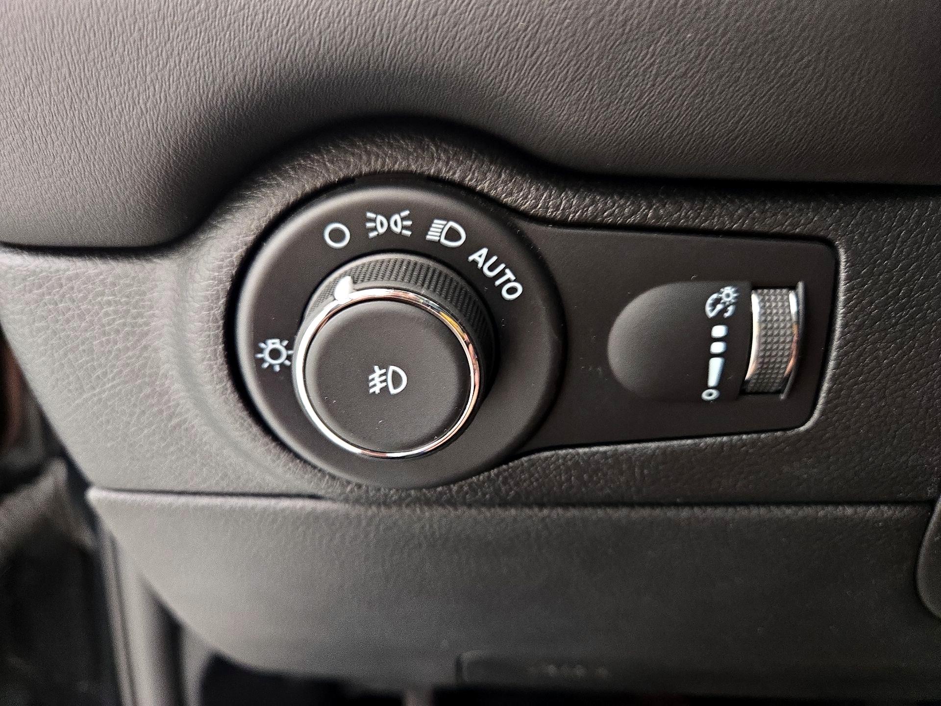 Thumbnail: 2021 Dodge Durango - 13