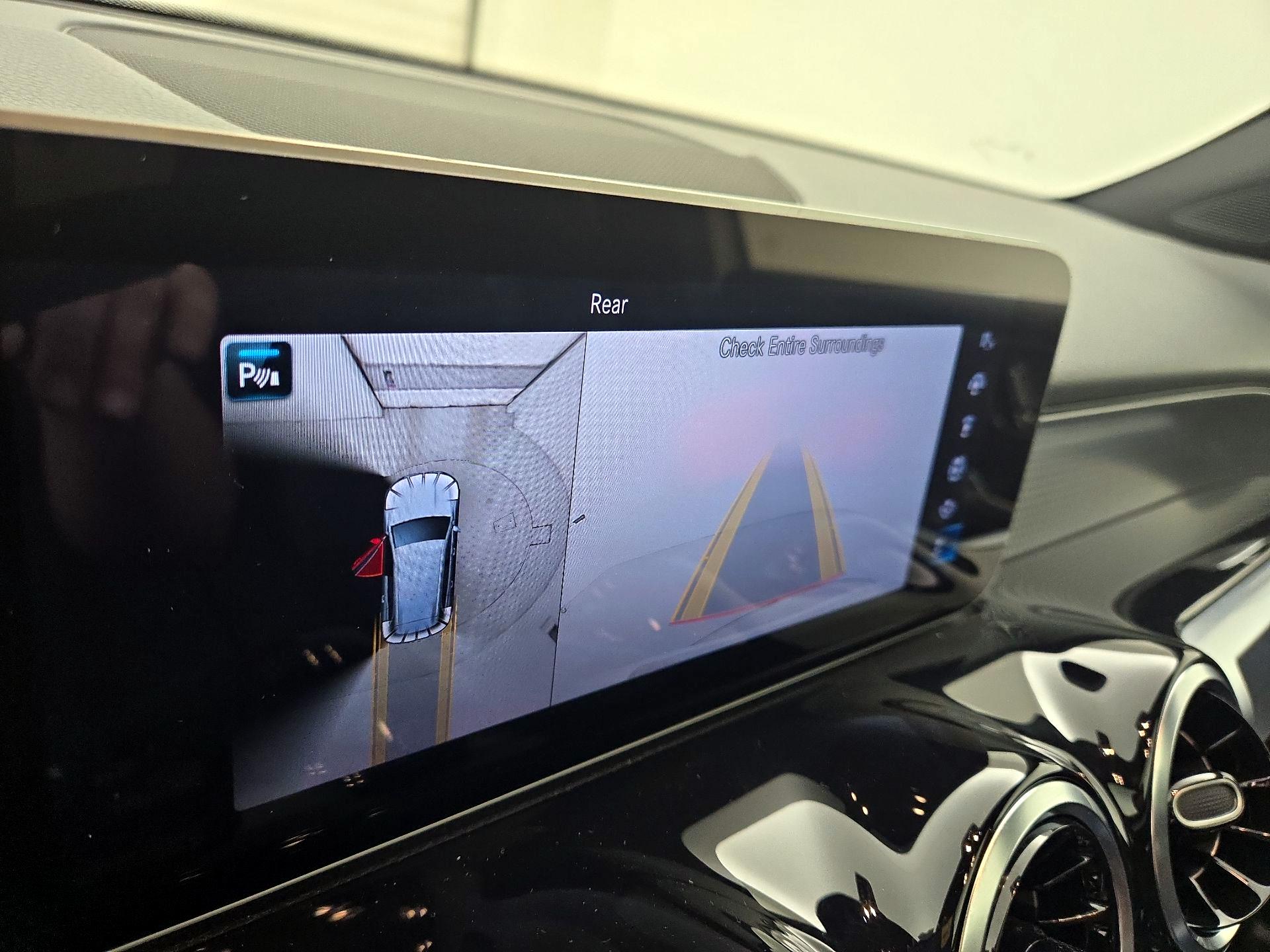 Thumbnail: 2020 Mercedes-Benz GLB - 14