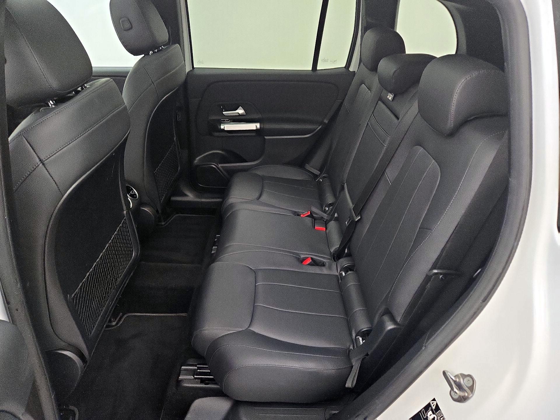 Thumbnail: 2020 Mercedes-Benz GLB - 20