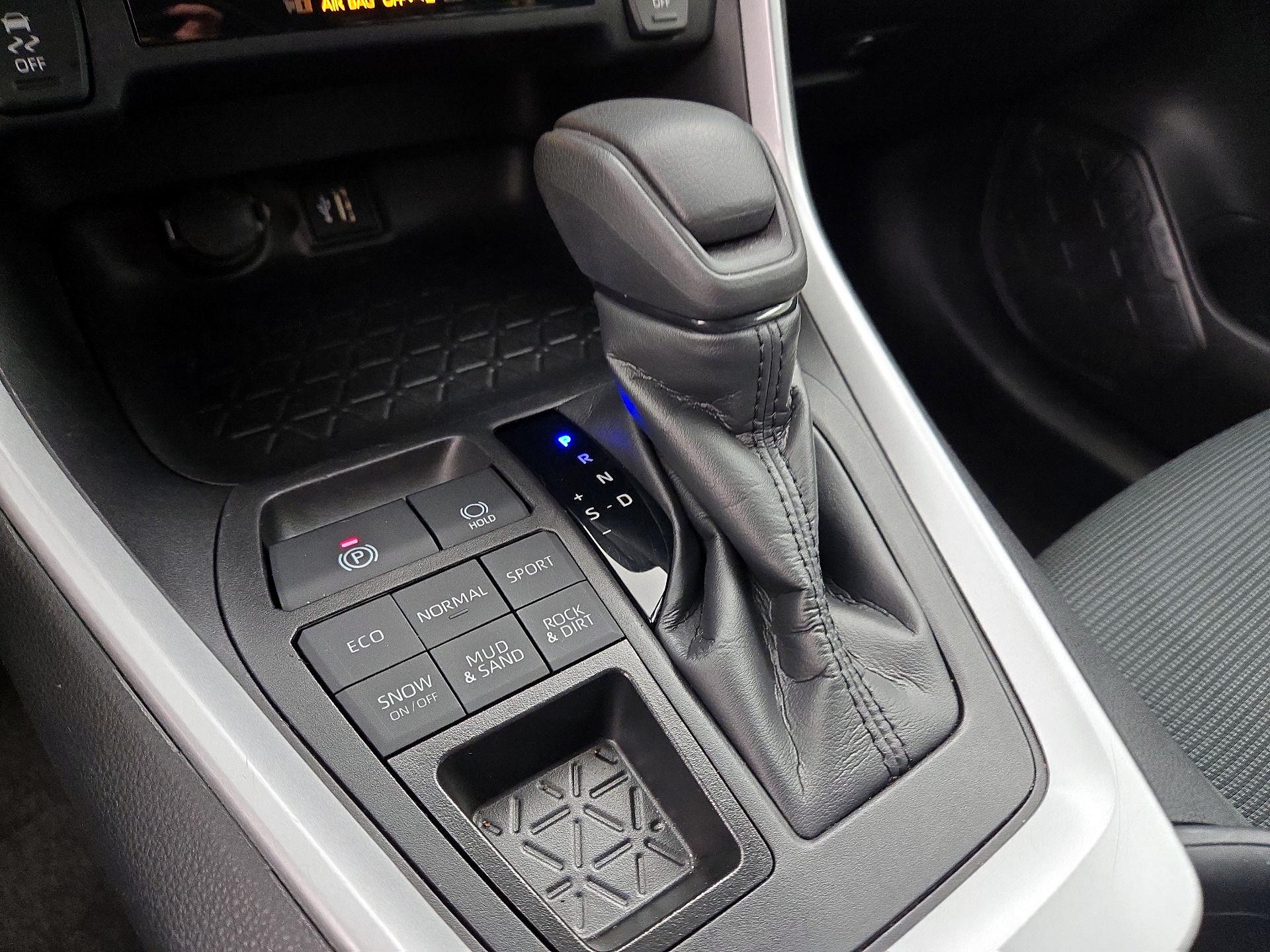 Thumbnail: 2024 Toyota RAV4 - 17