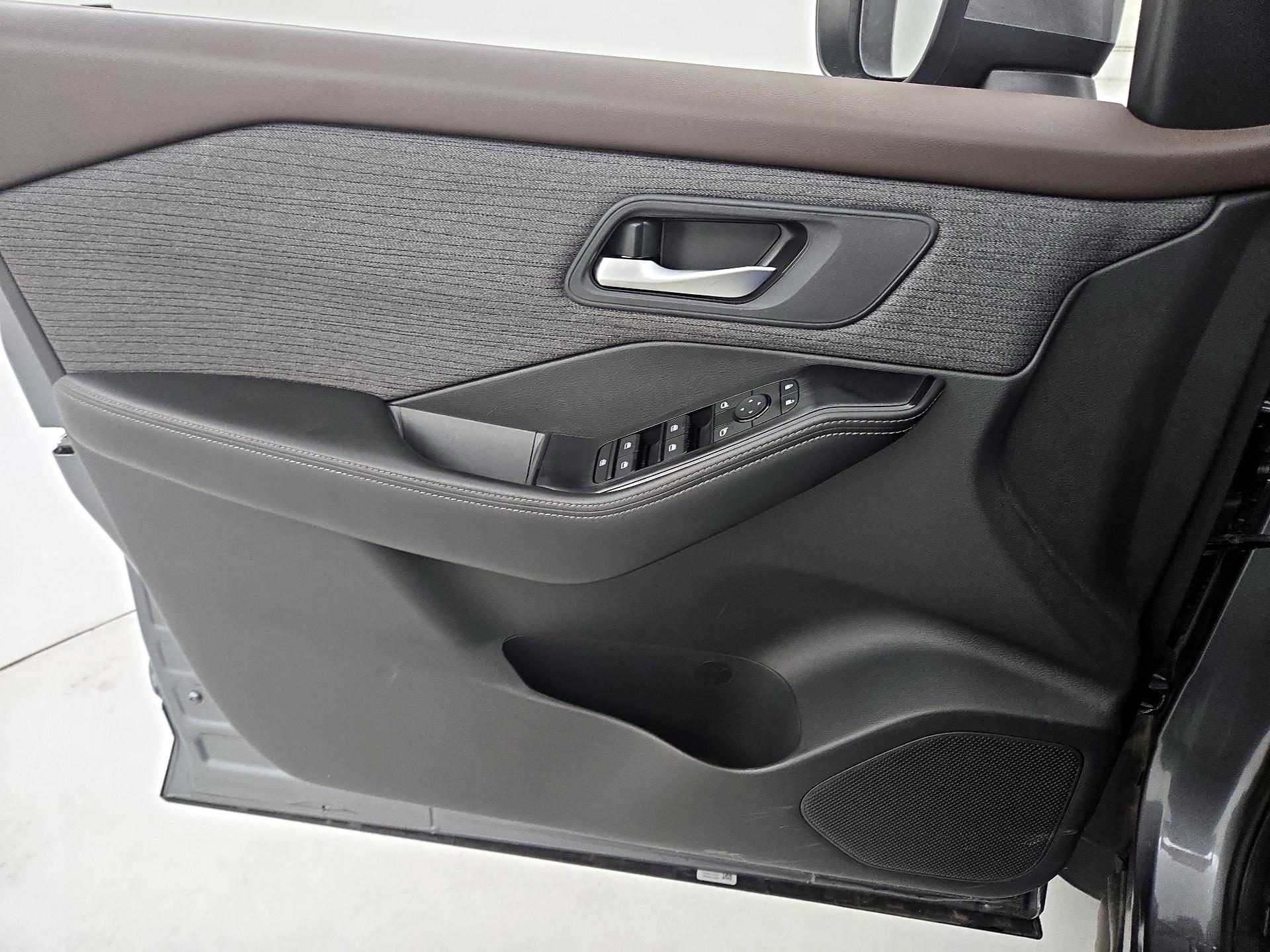 Thumbnail: 2023 Nissan Rogue - 12