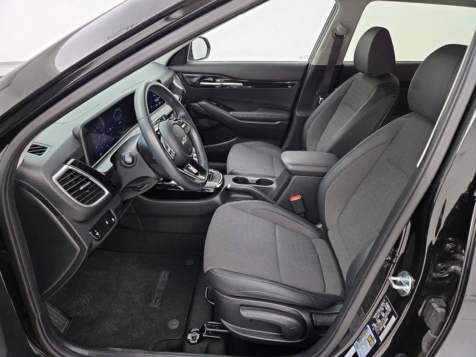 2024 Kia Seltos S - Photo 12