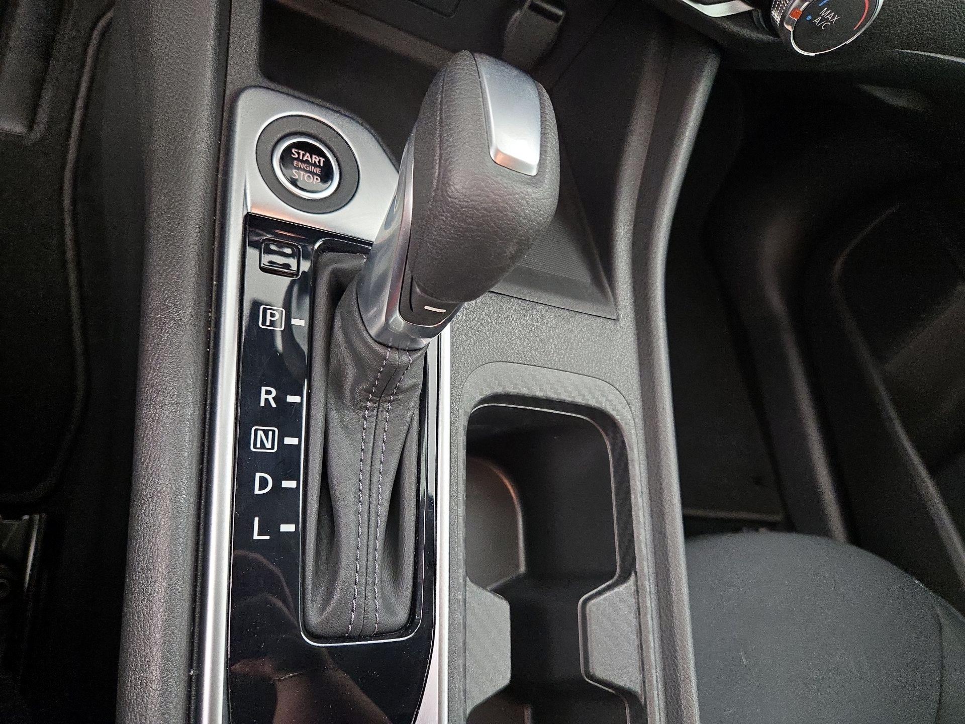 Thumbnail: 2023 Nissan Sentra - 17