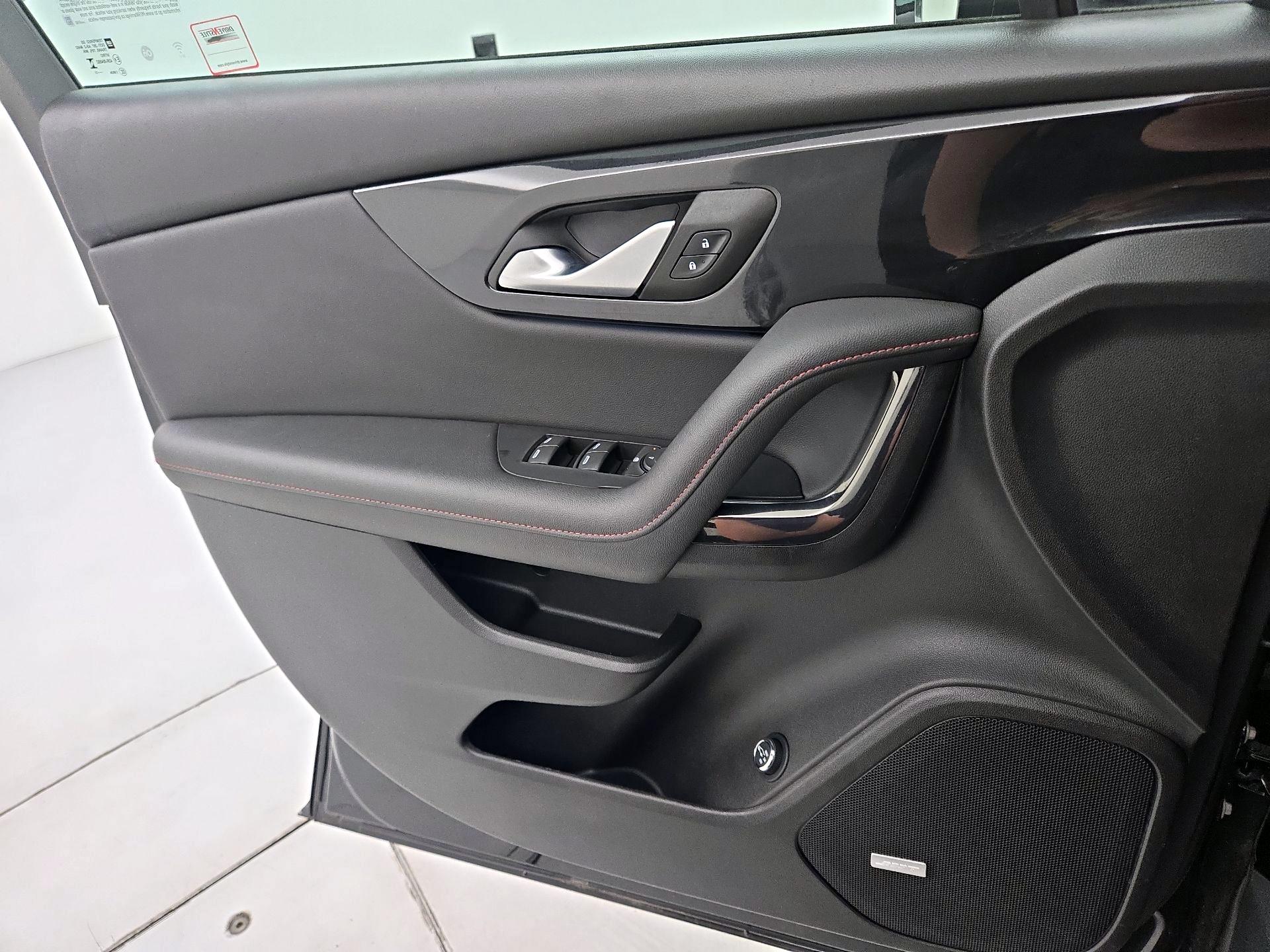 Thumbnail: 2025 Chevrolet Blazer - 12