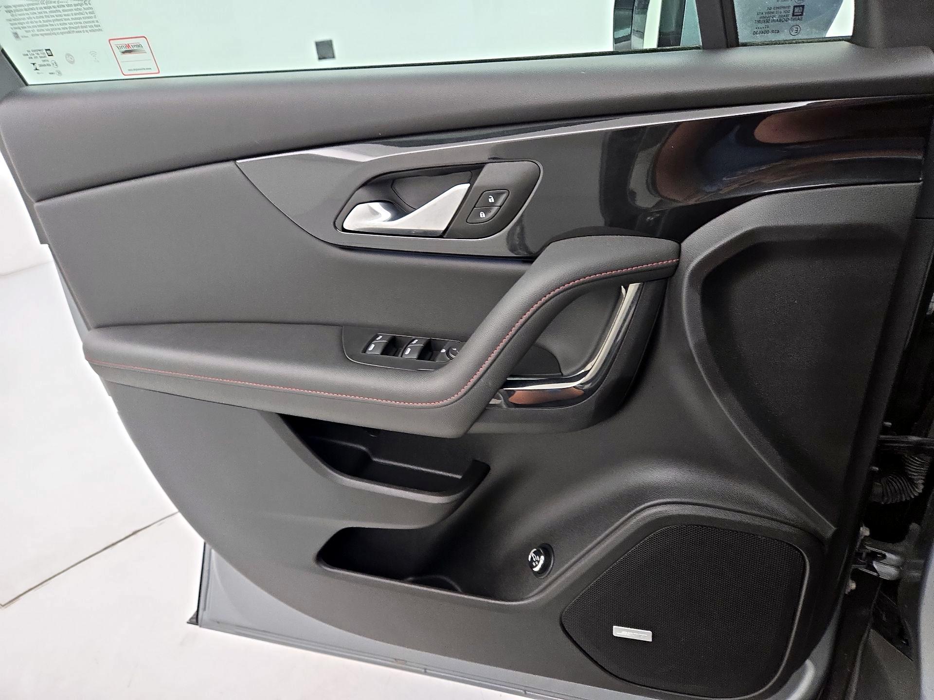 Thumbnail: 2025 Chevrolet Blazer - 12