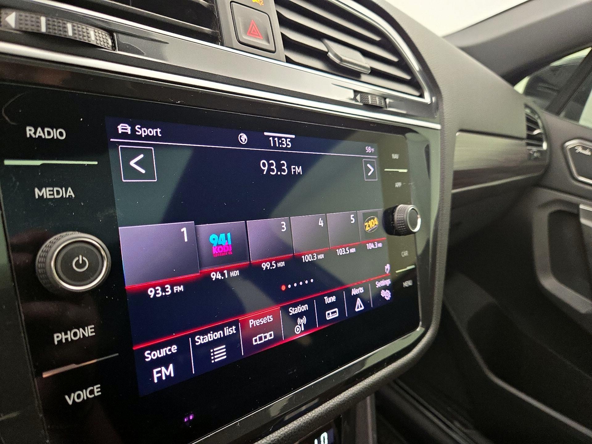 Thumbnail: 2024 Volkswagen Tiguan - 16