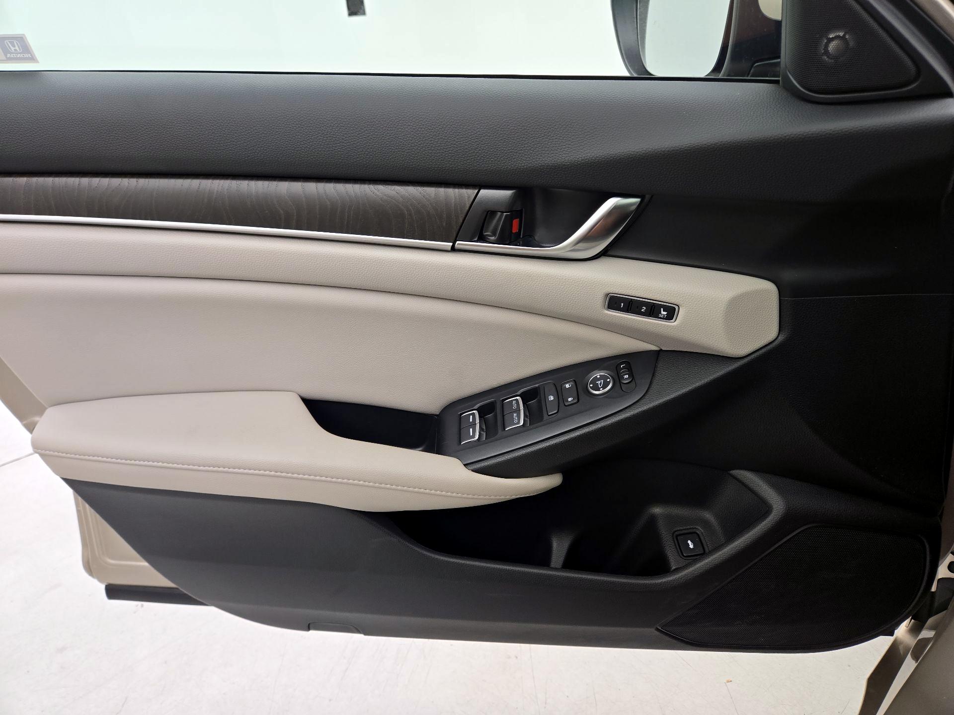 Thumbnail: 2020 Honda Accord - 12