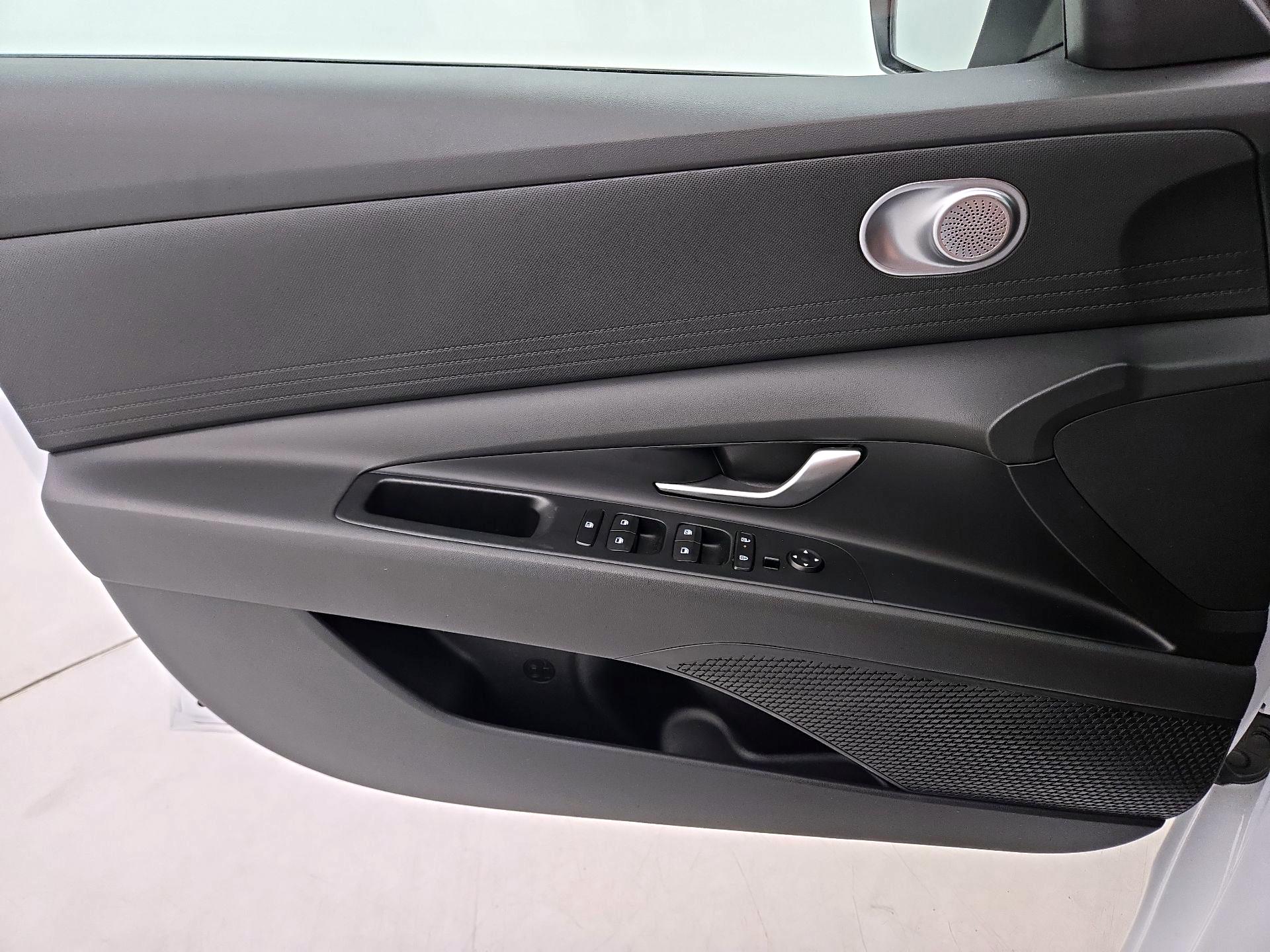 Thumbnail: 2025 Hyundai Elantra - 12