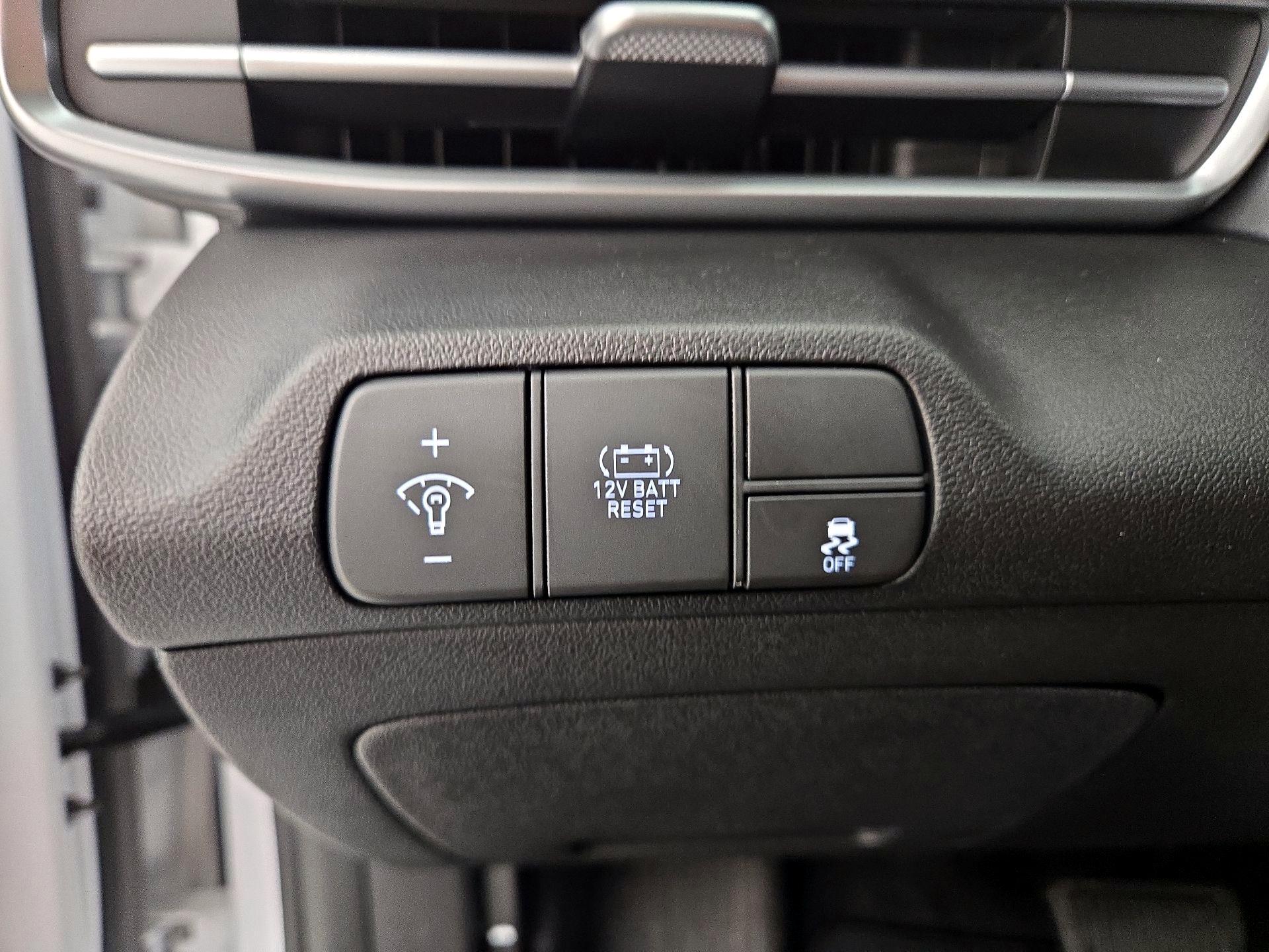 Thumbnail: 2025 Hyundai Elantra - 13