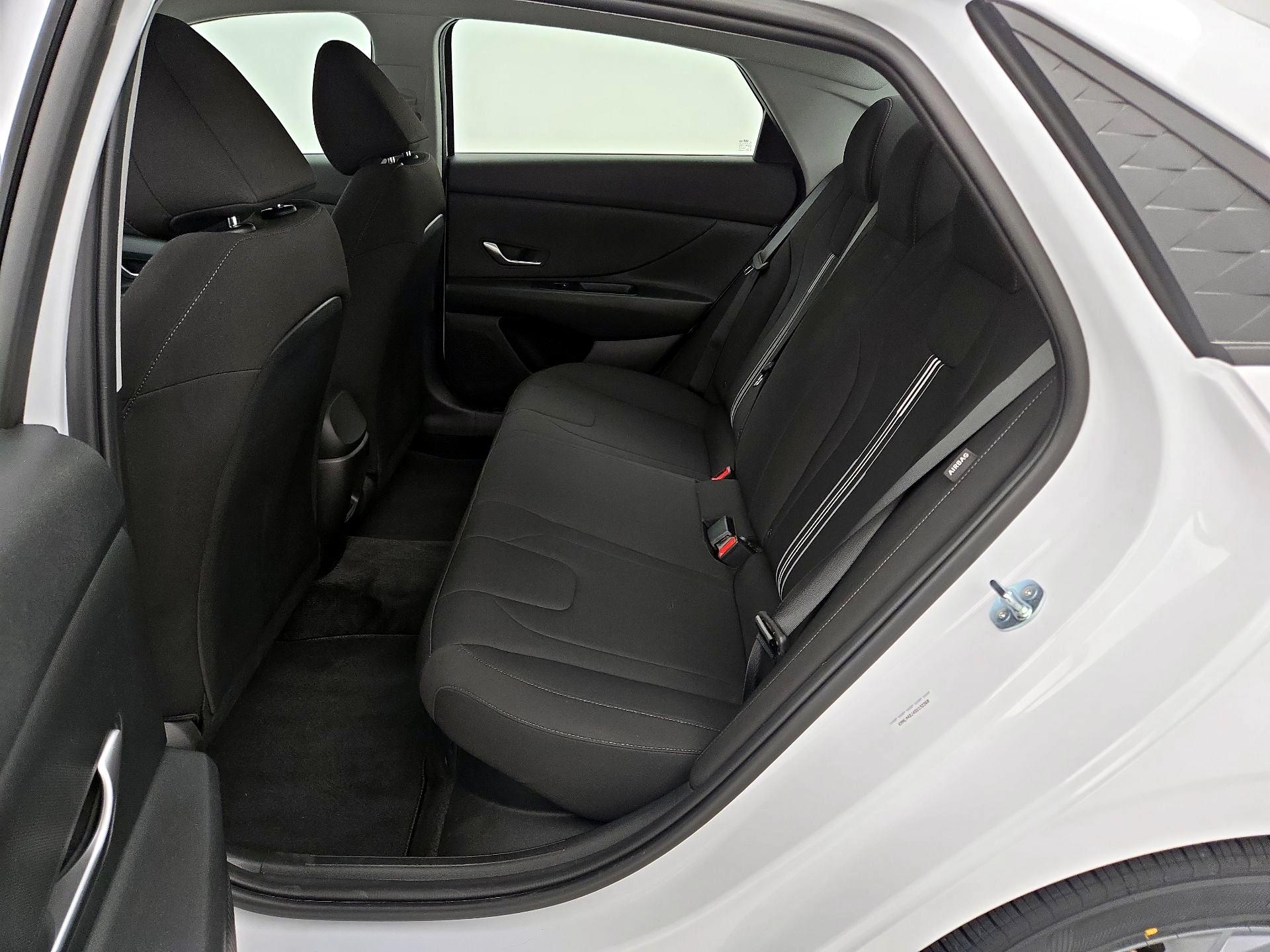 Thumbnail: 2025 Hyundai Elantra - 19