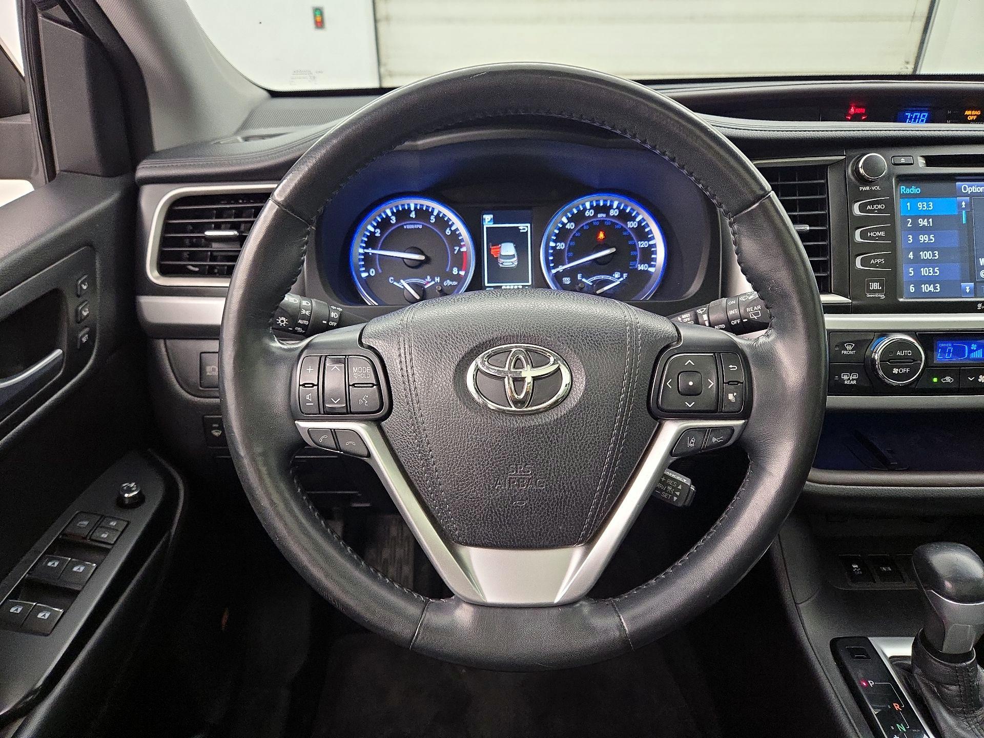 Thumbnail: 2018 Toyota Highlander - 10