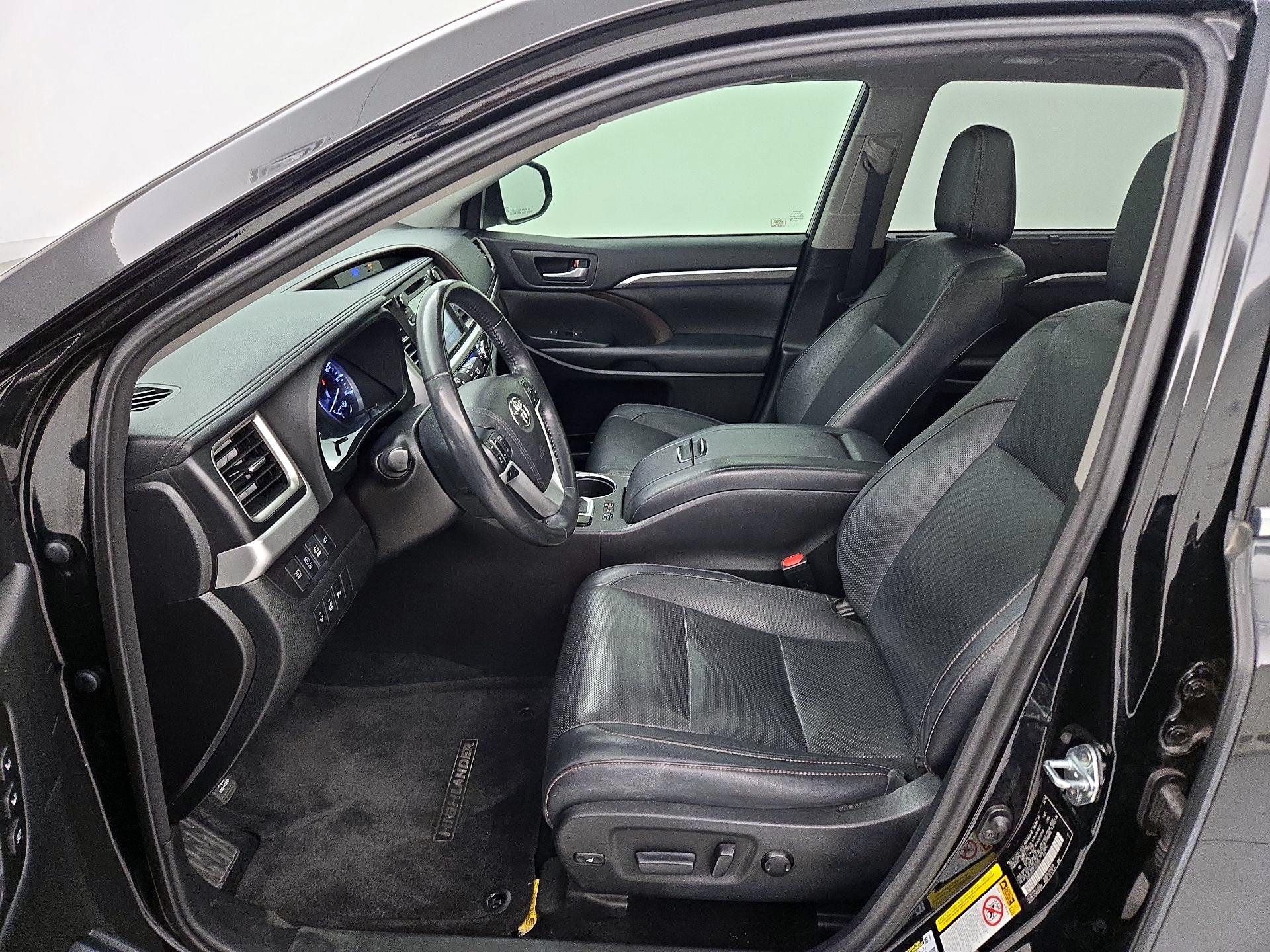 Thumbnail: 2018 Toyota Highlander - 11