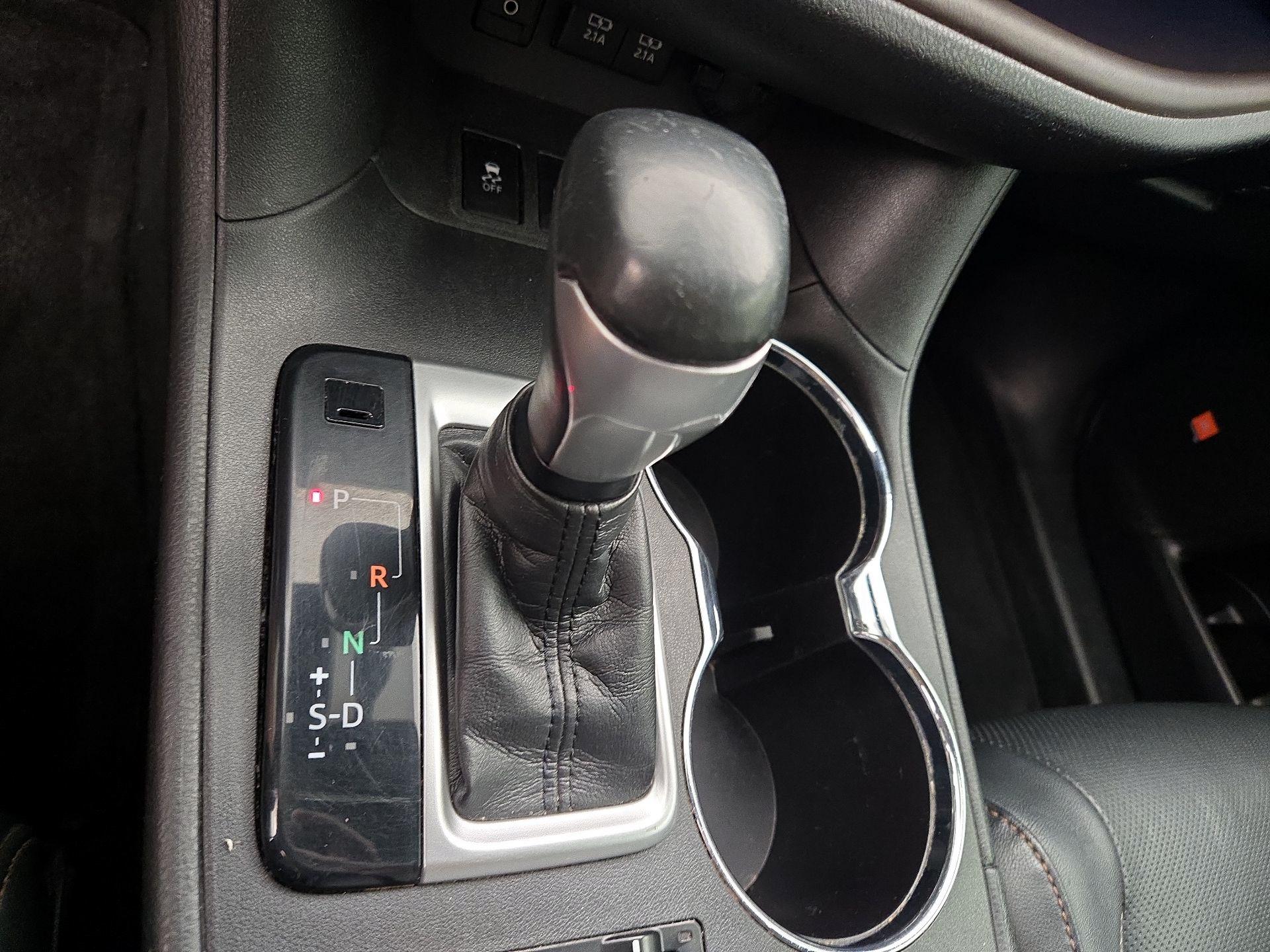 Thumbnail: 2018 Toyota Highlander - 17