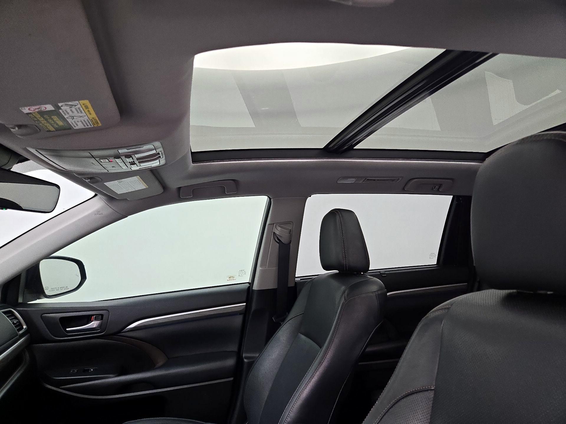 Thumbnail: 2018 Toyota Highlander - 19