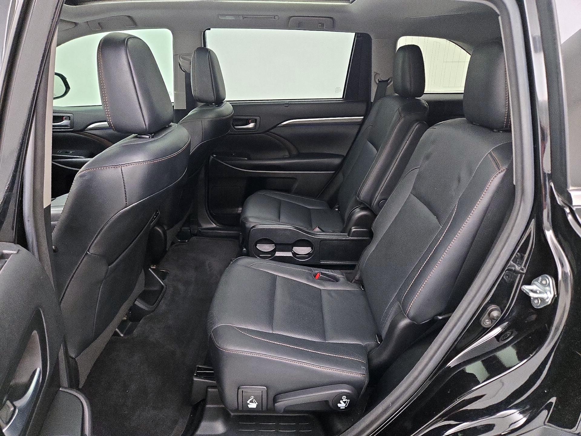 Thumbnail: 2018 Toyota Highlander - 20