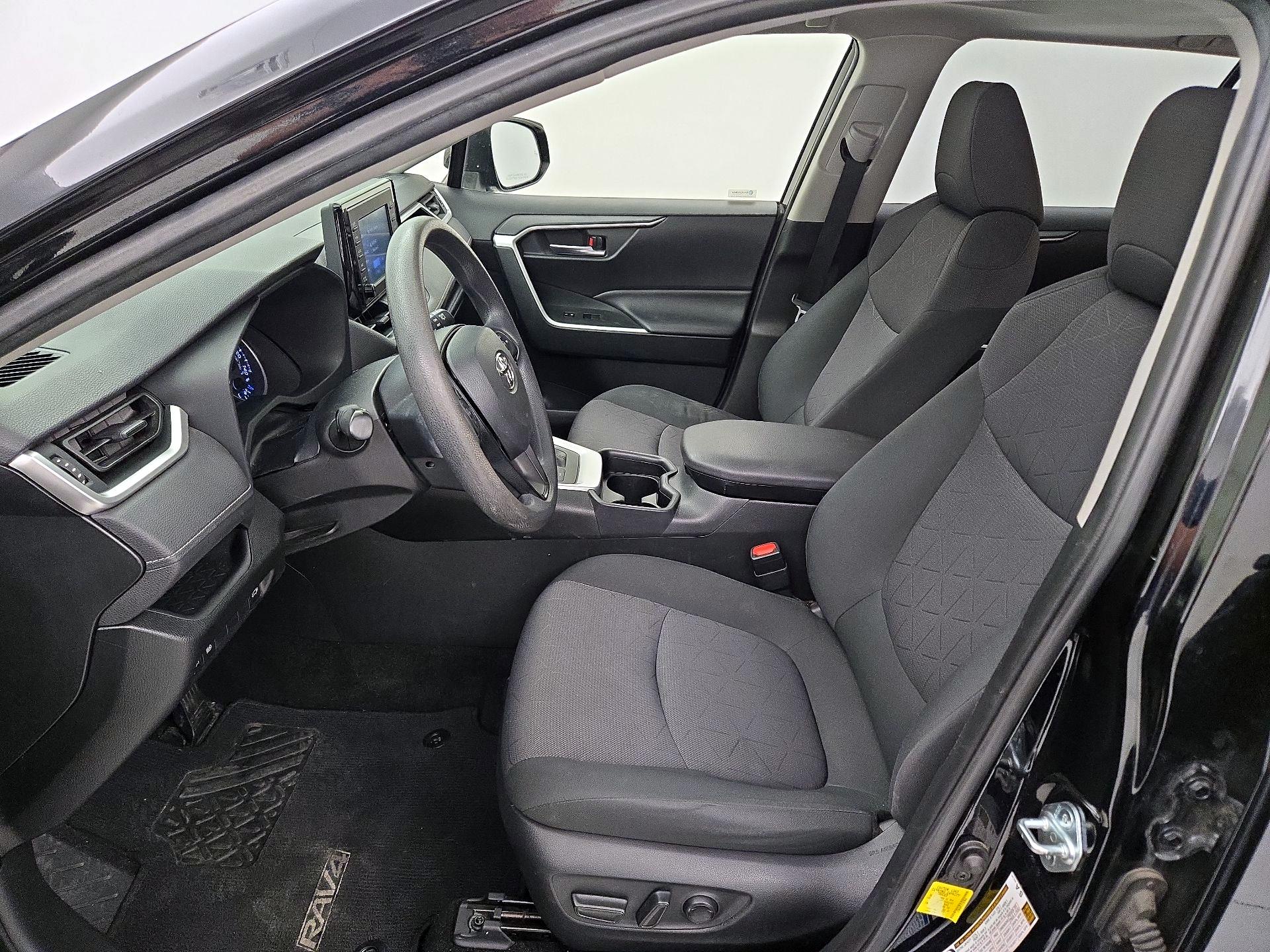 Thumbnail: 2019 Toyota RAV4 - 11