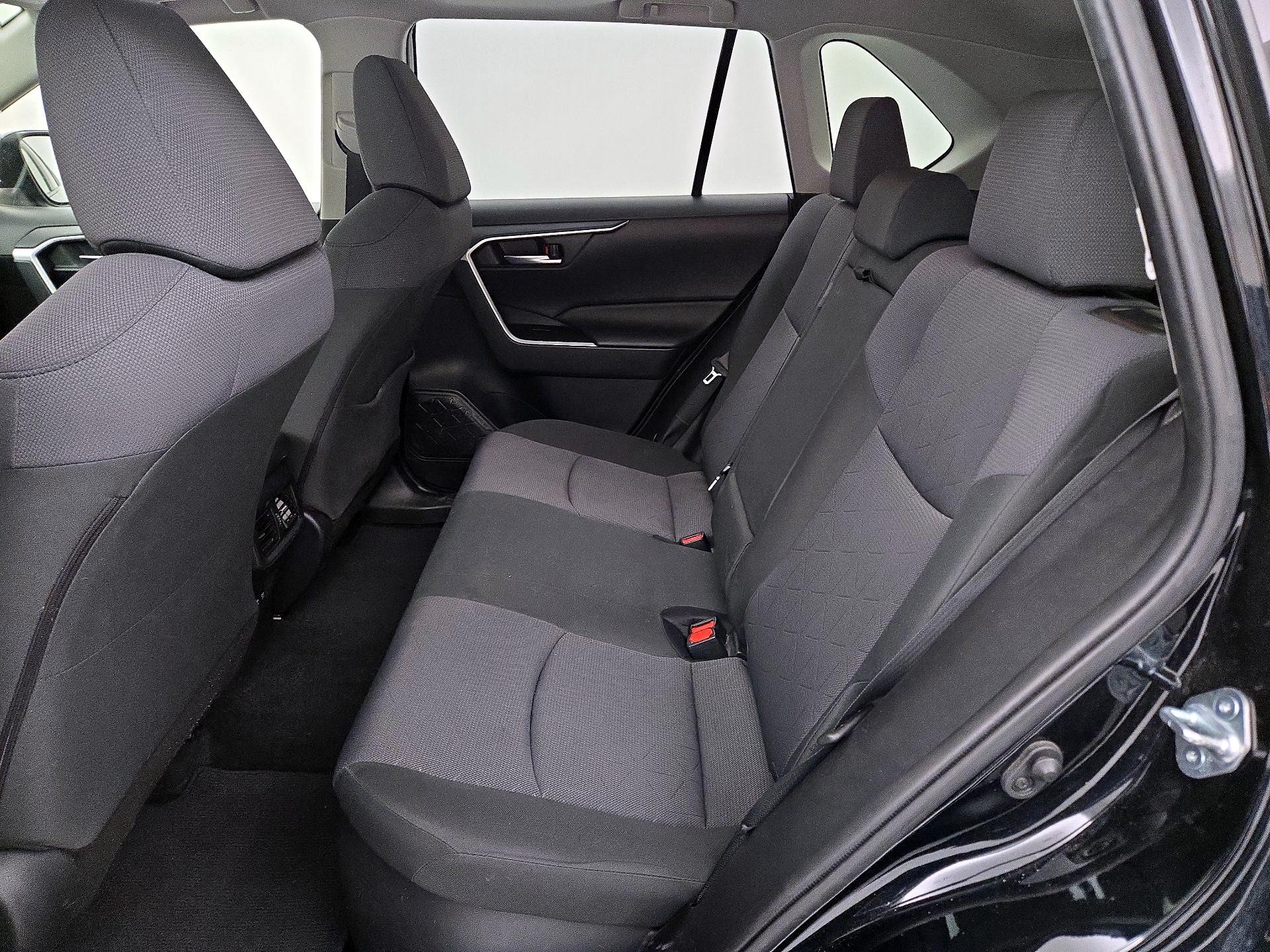 Thumbnail: 2019 Toyota RAV4 - 20