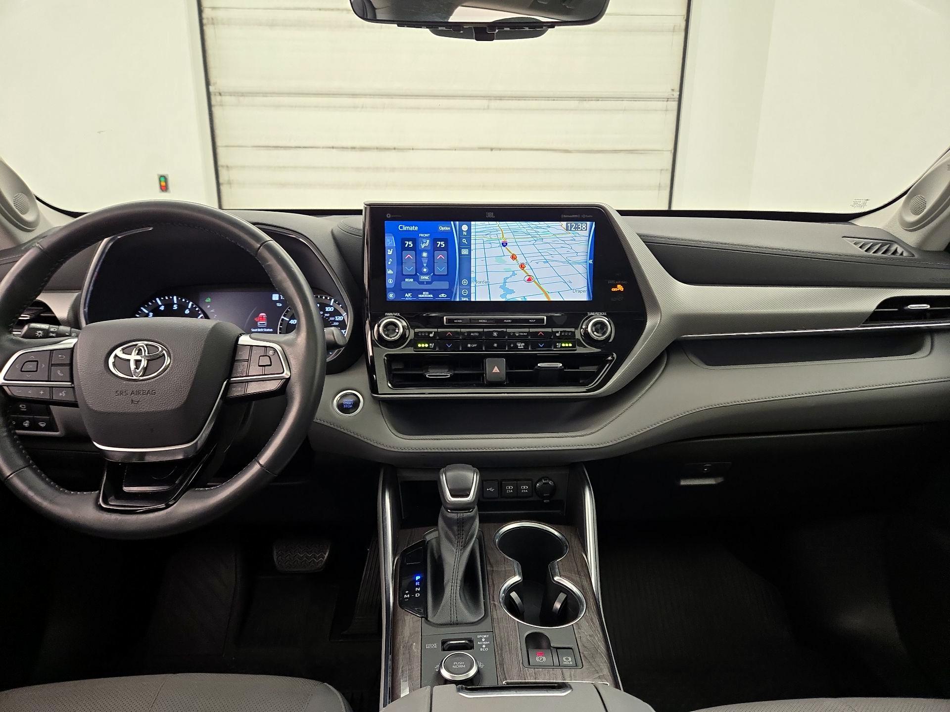 Thumbnail: 2021 Toyota Highlander - 9
