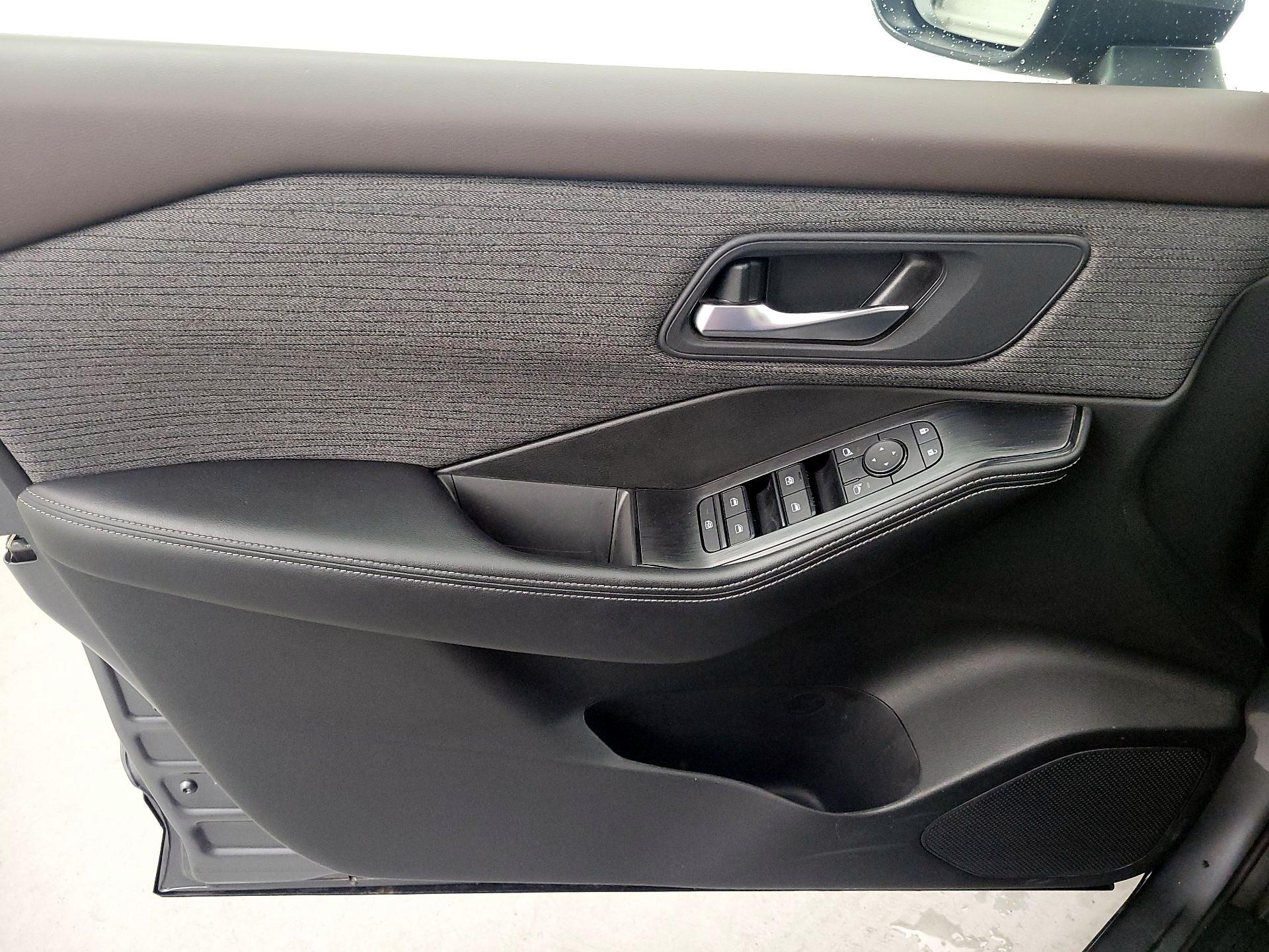 Thumbnail: 2023 Nissan Rogue - 12