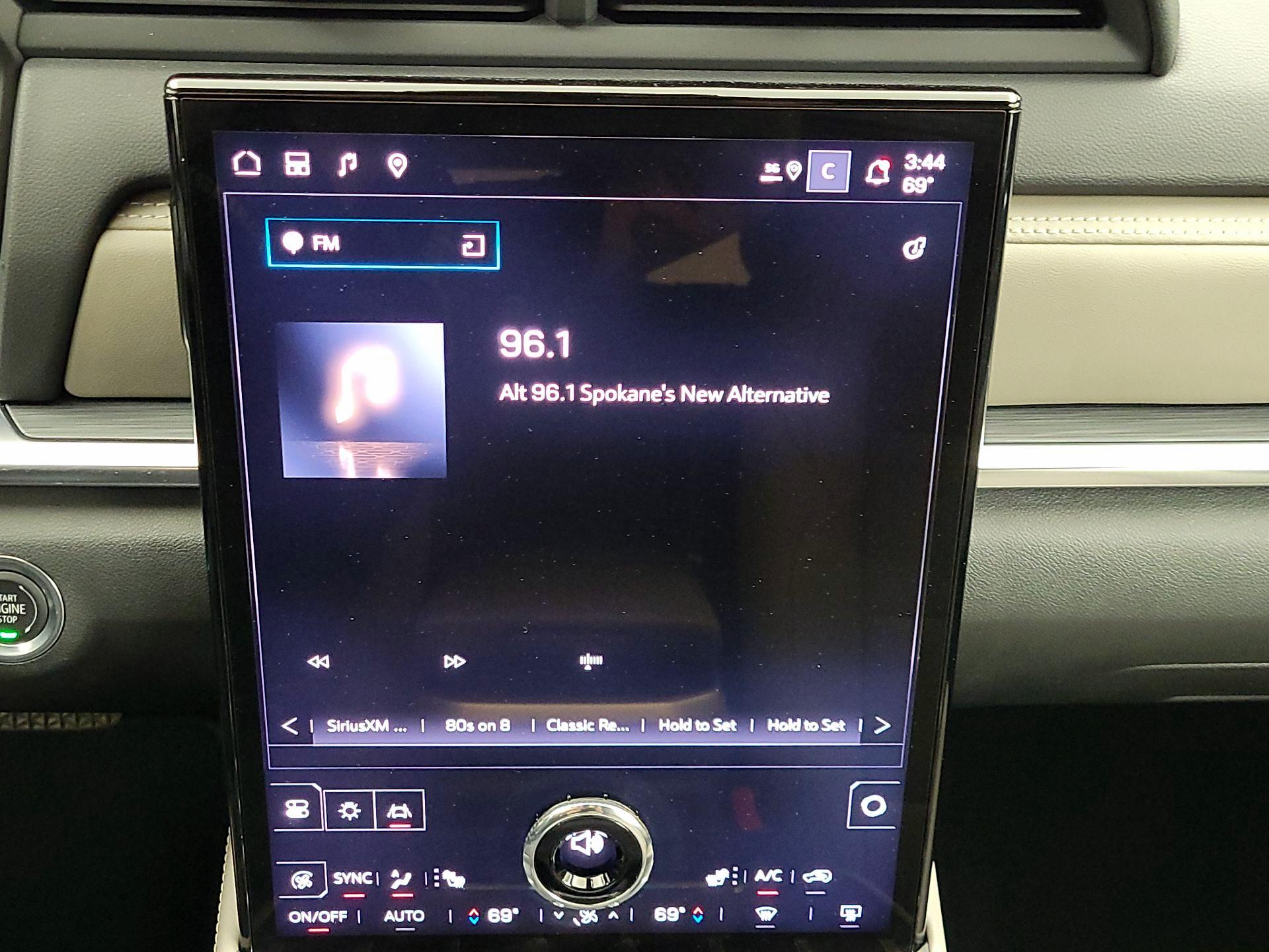 Thumbnail: 2025 GMC Terrain - 16