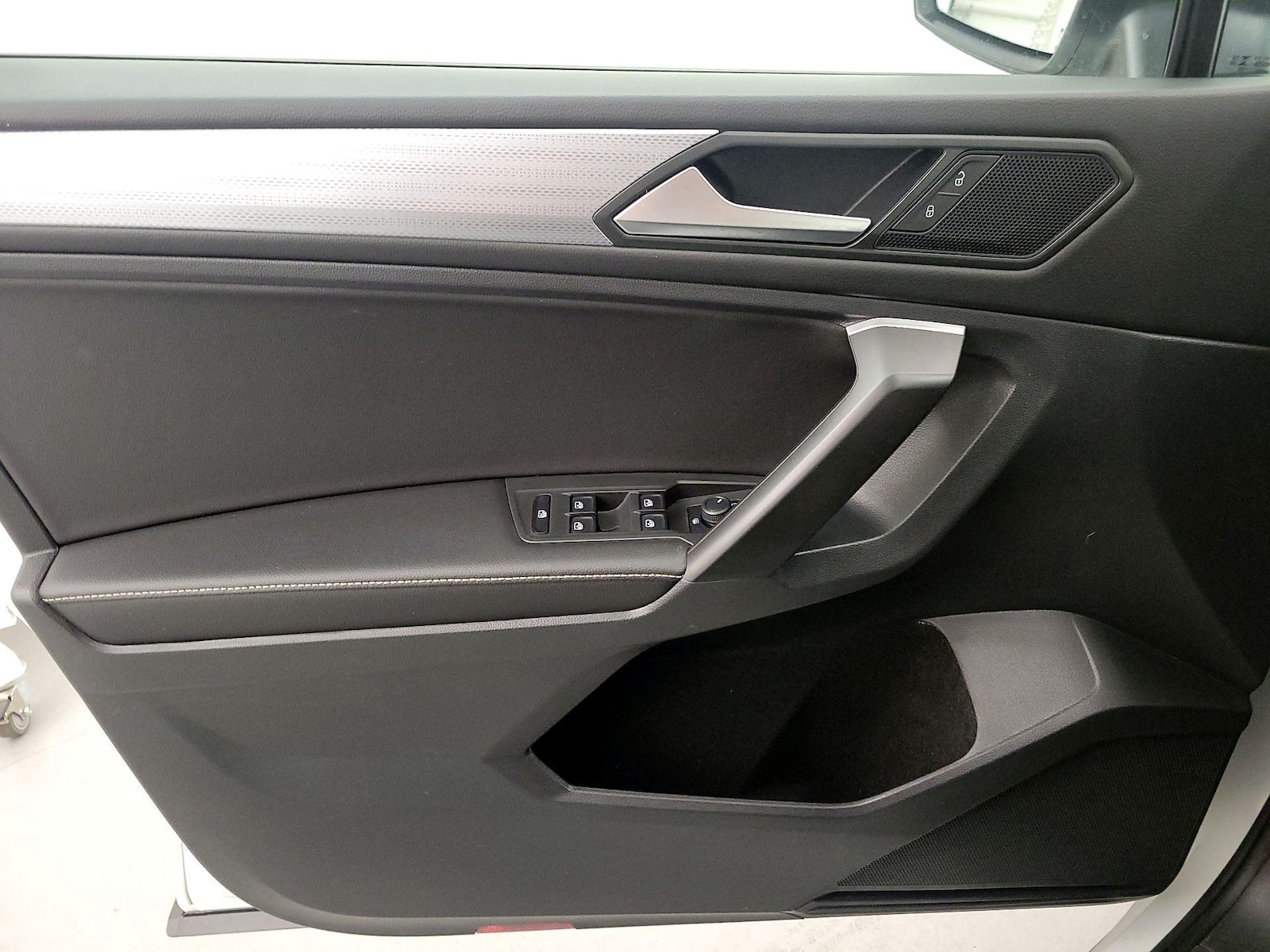 2023 Volkswagen Tiguan S - Photo 13