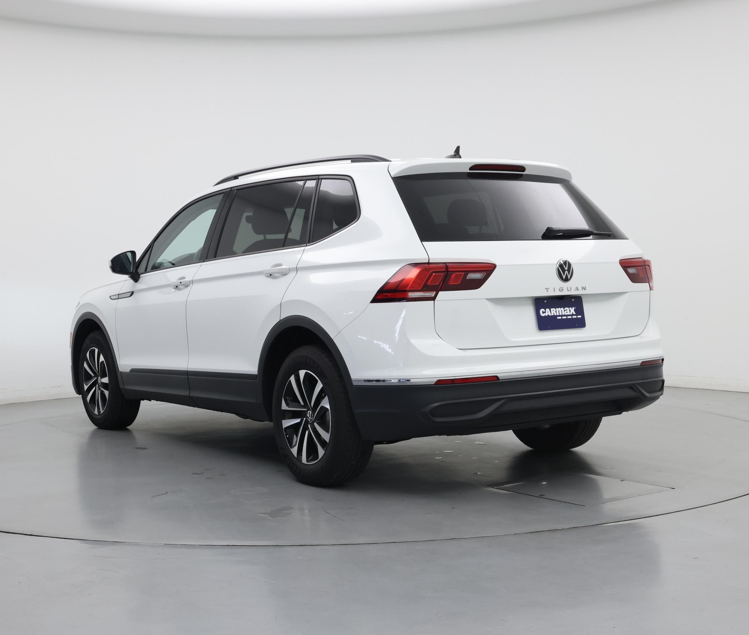 Thumbnail: 2023 Volkswagen Tiguan - 2