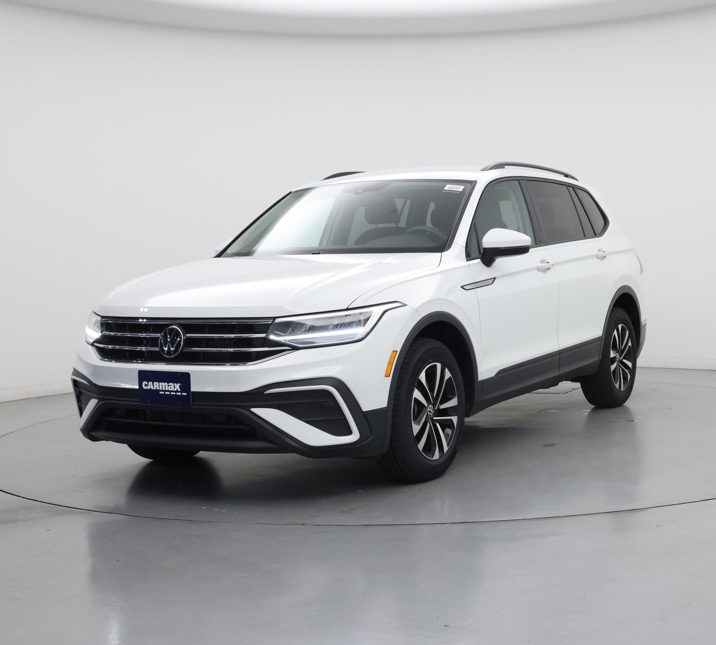 Thumbnail: 2023 Volkswagen Tiguan - 4