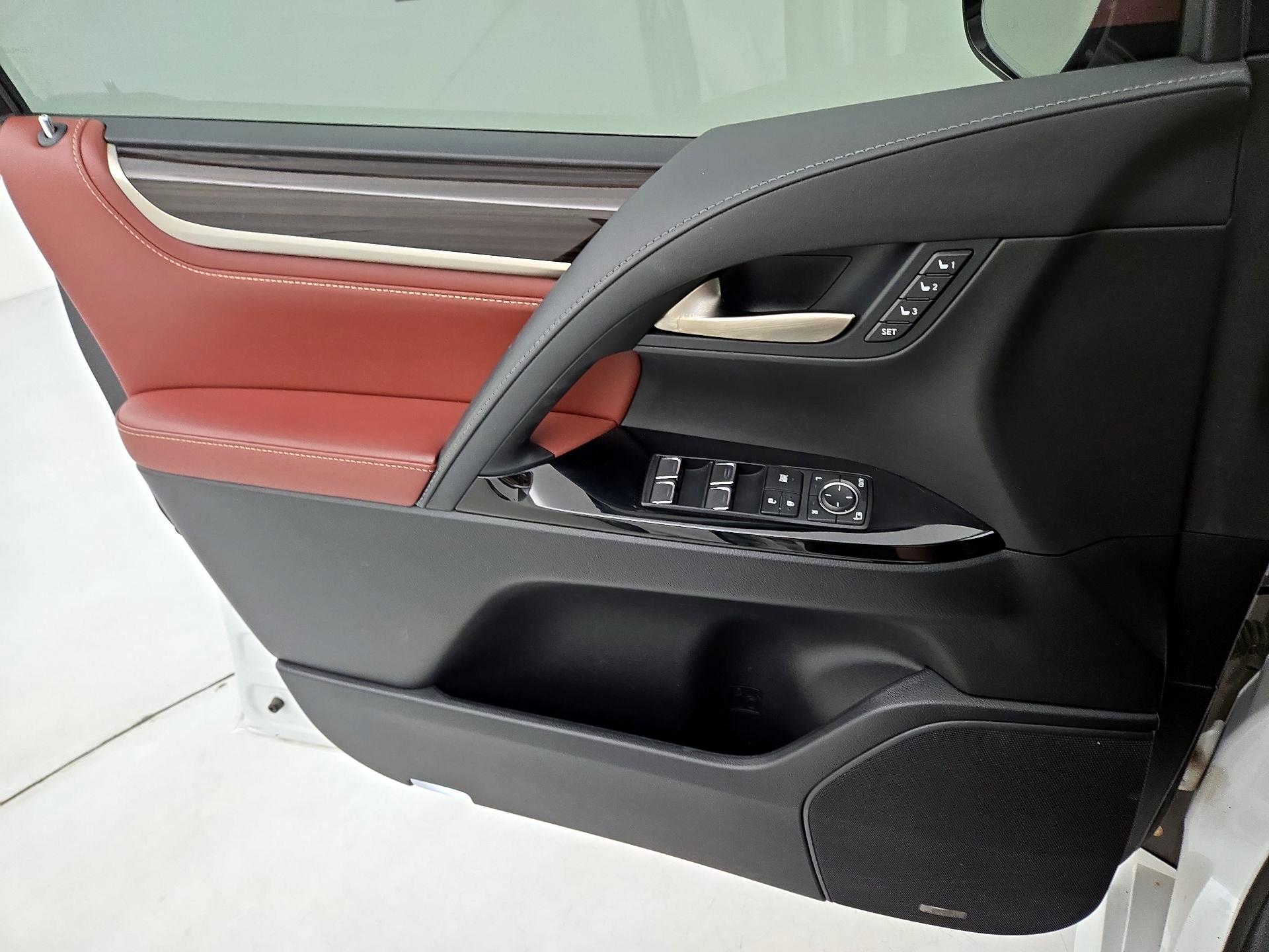 Thumbnail: 2019 Lexus LX - 12