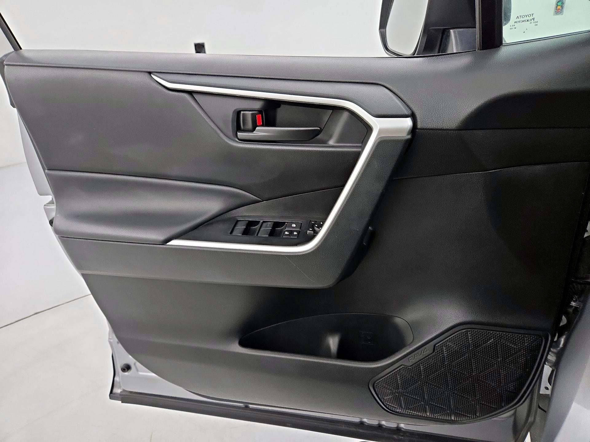 Thumbnail: 2024 Toyota RAV4 - 12