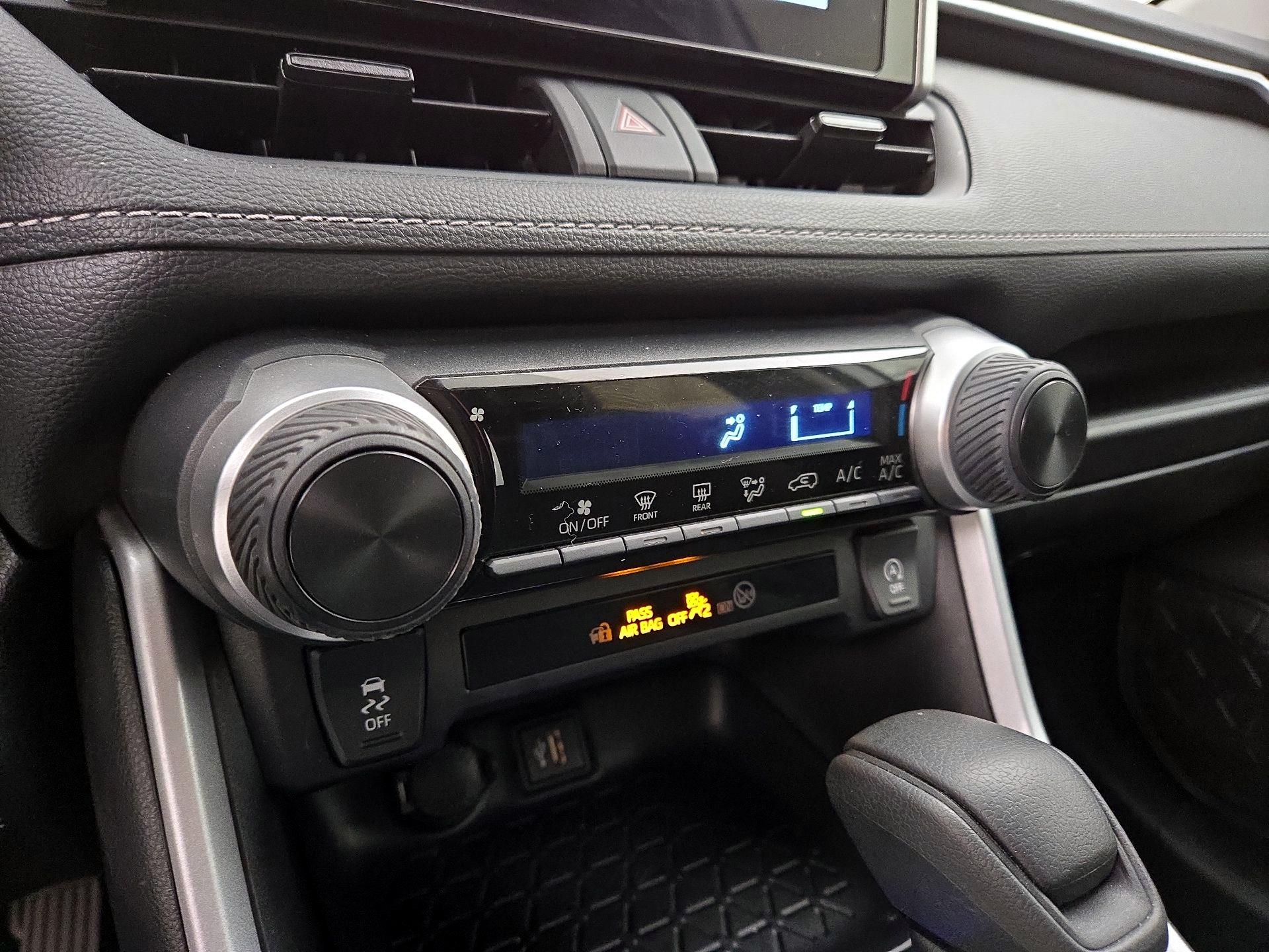 Thumbnail: 2024 Toyota RAV4 - 16