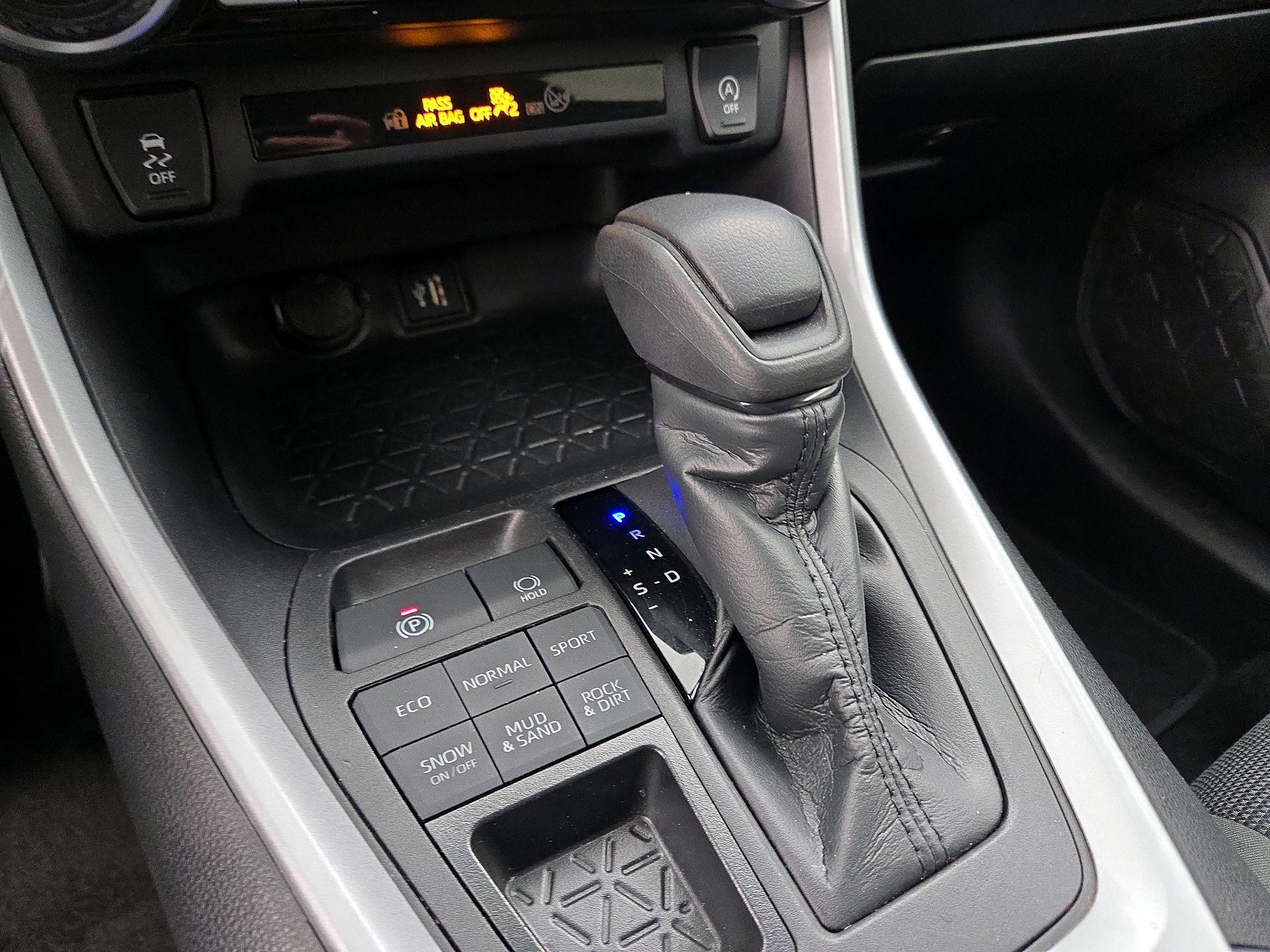 Thumbnail: 2024 Toyota RAV4 - 17