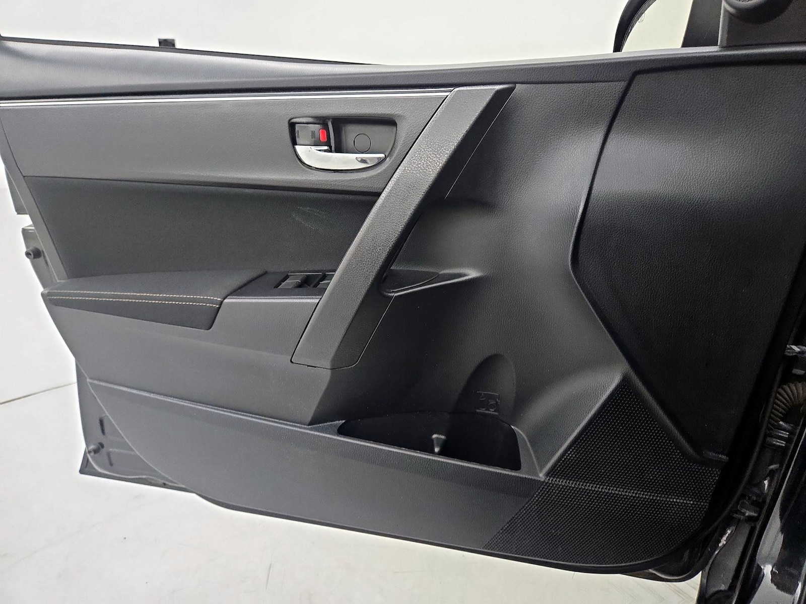 2019 Toyota Corolla LE - Photo 13
