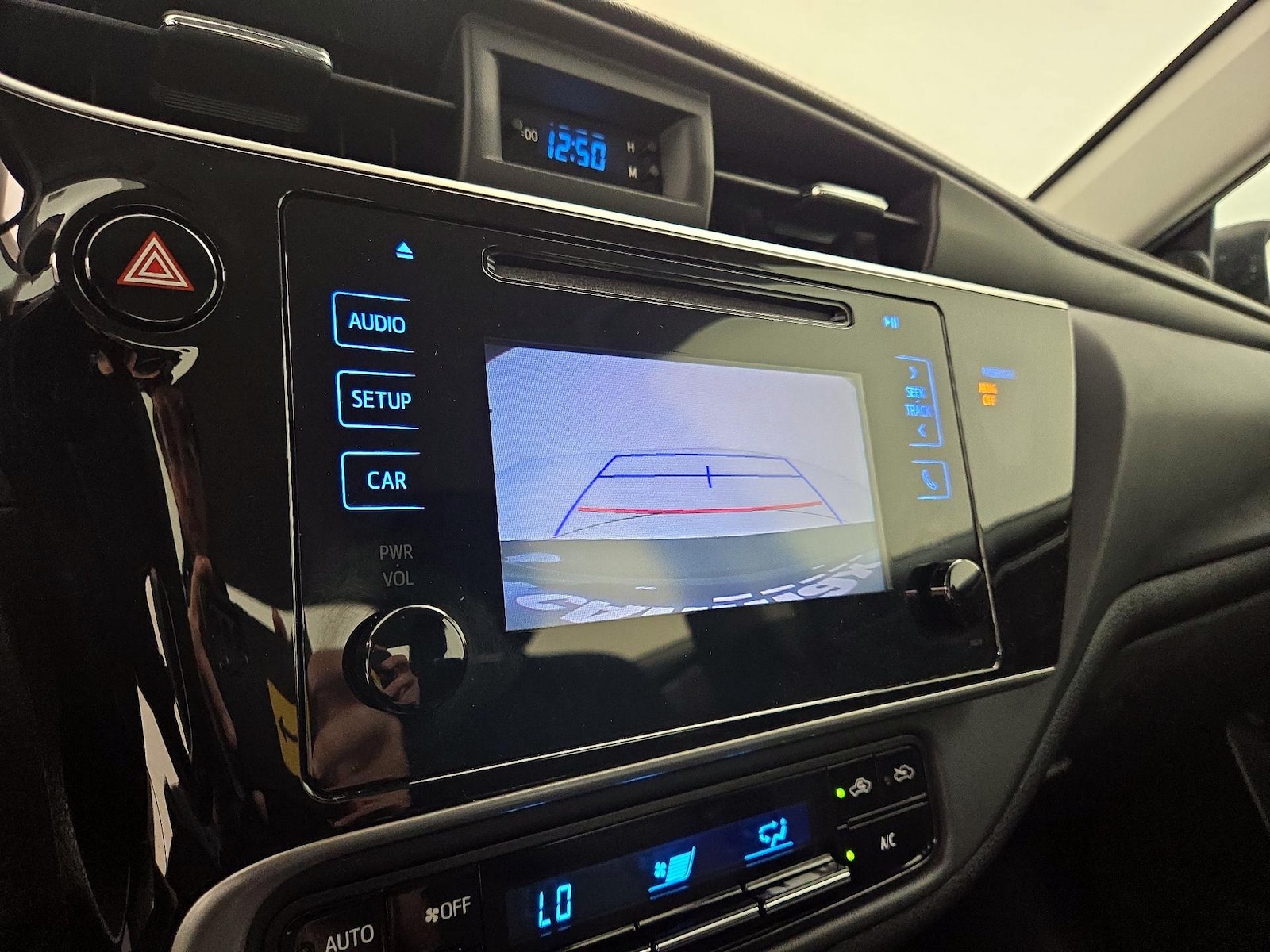 2019 Toyota Corolla LE - Photo 15