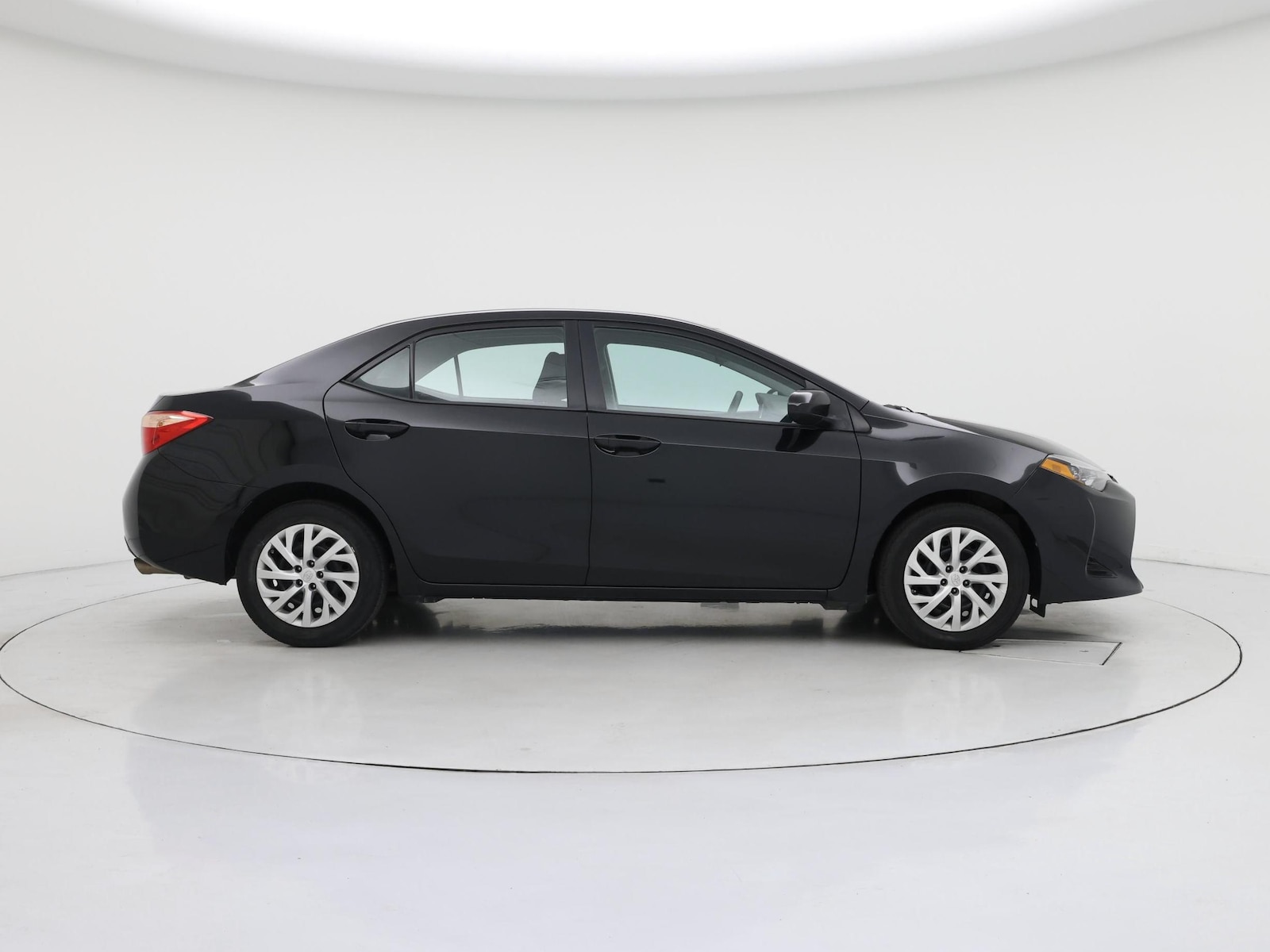 2019 Toyota Corolla LE - Photo 8