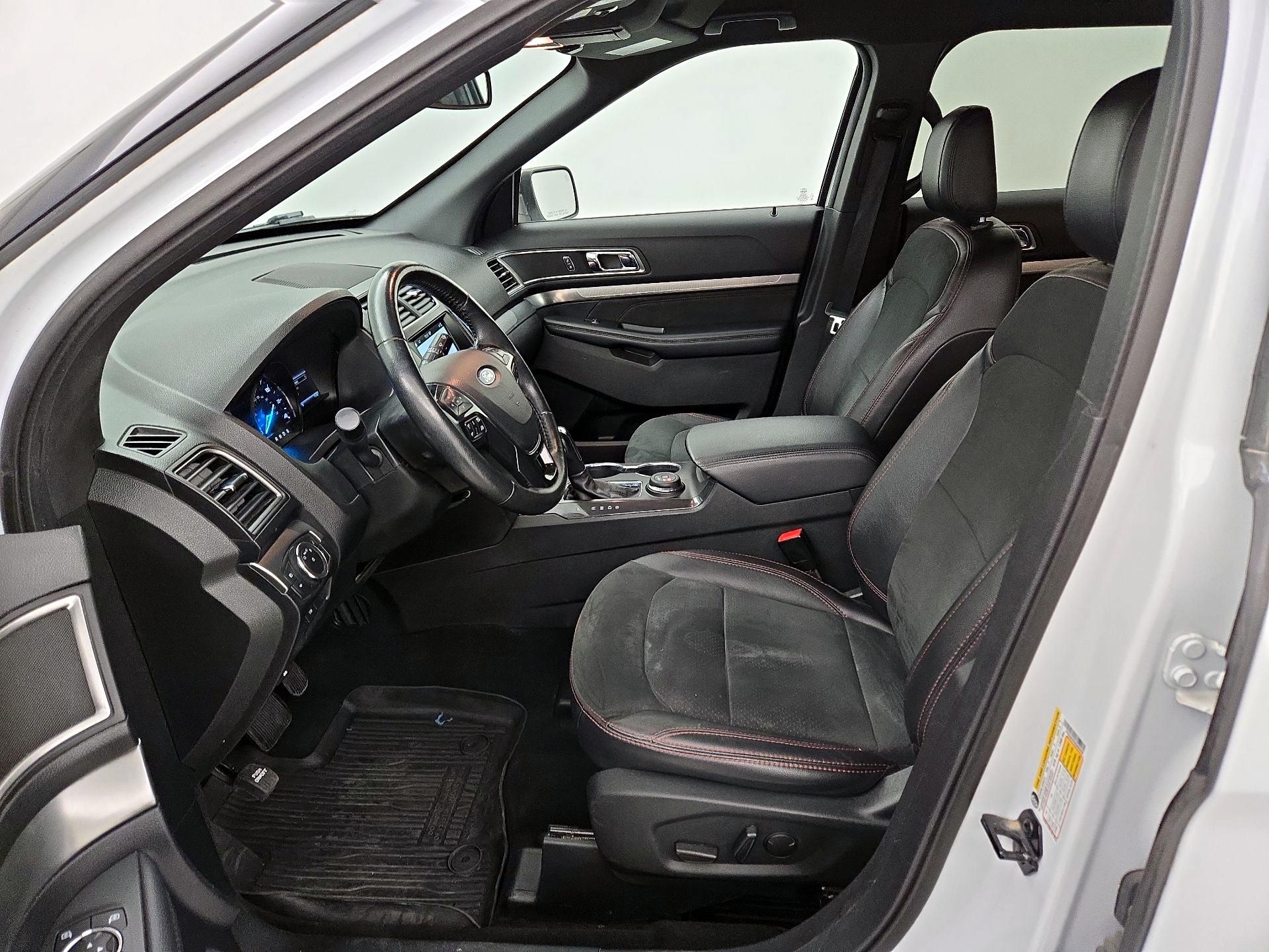 Thumbnail: 2019 Ford Explorer - 11