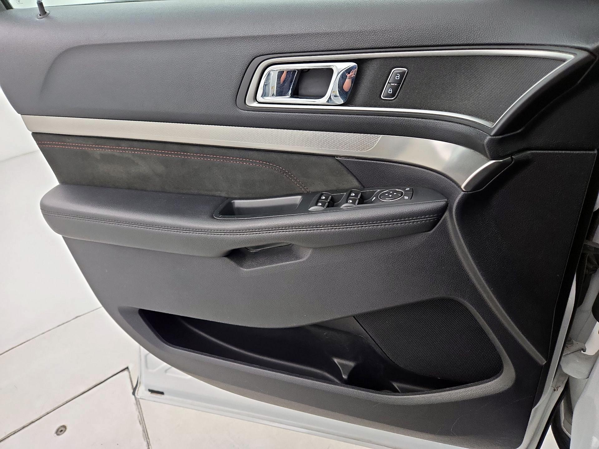 Thumbnail: 2019 Ford Explorer - 12