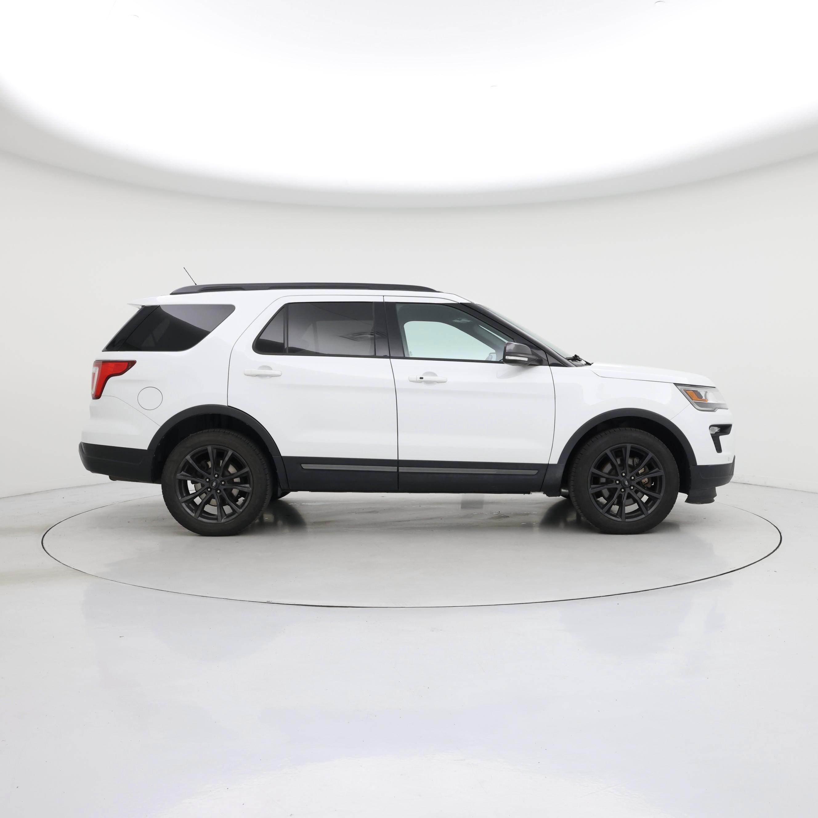Thumbnail: 2019 Ford Explorer - 7