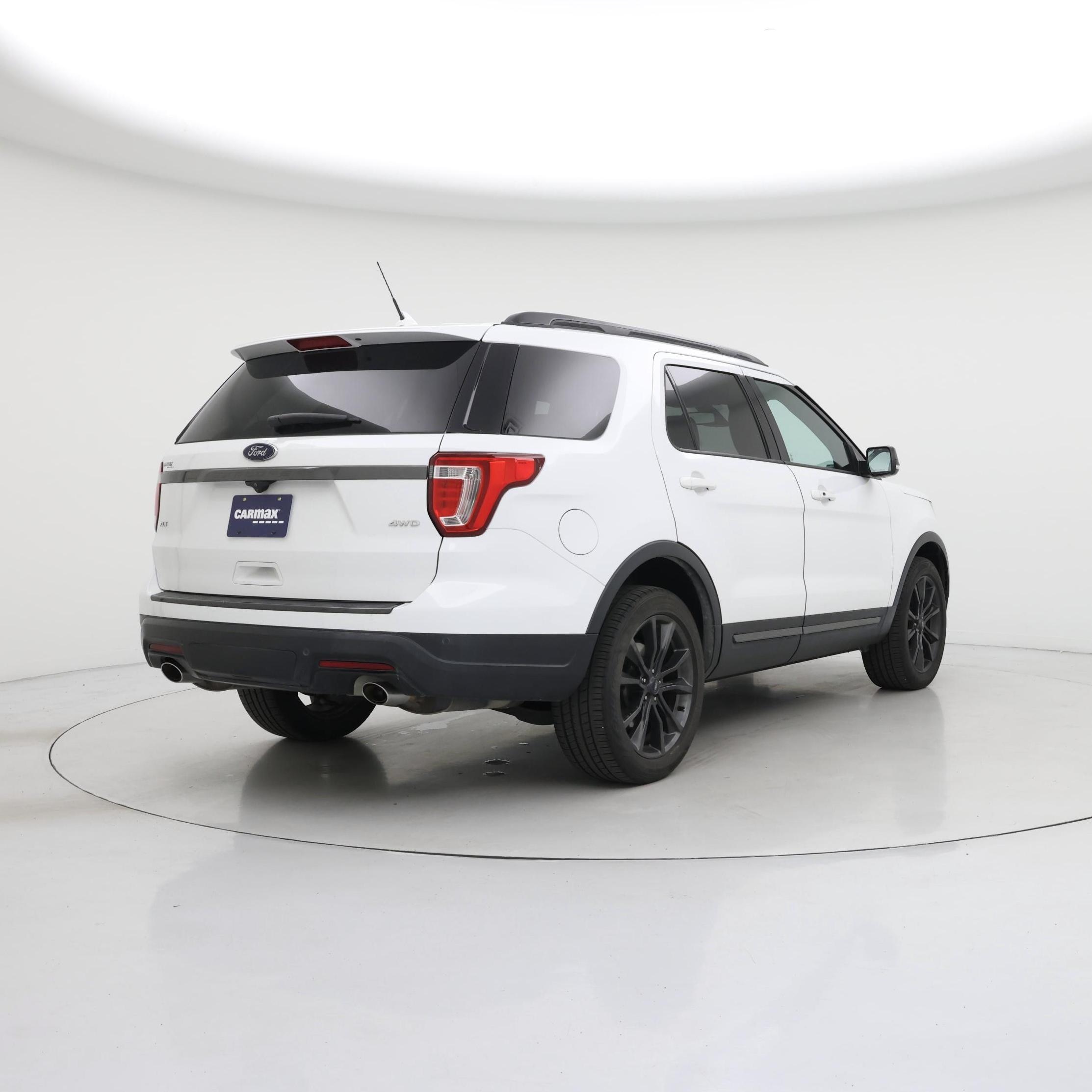 Thumbnail: 2019 Ford Explorer - 8