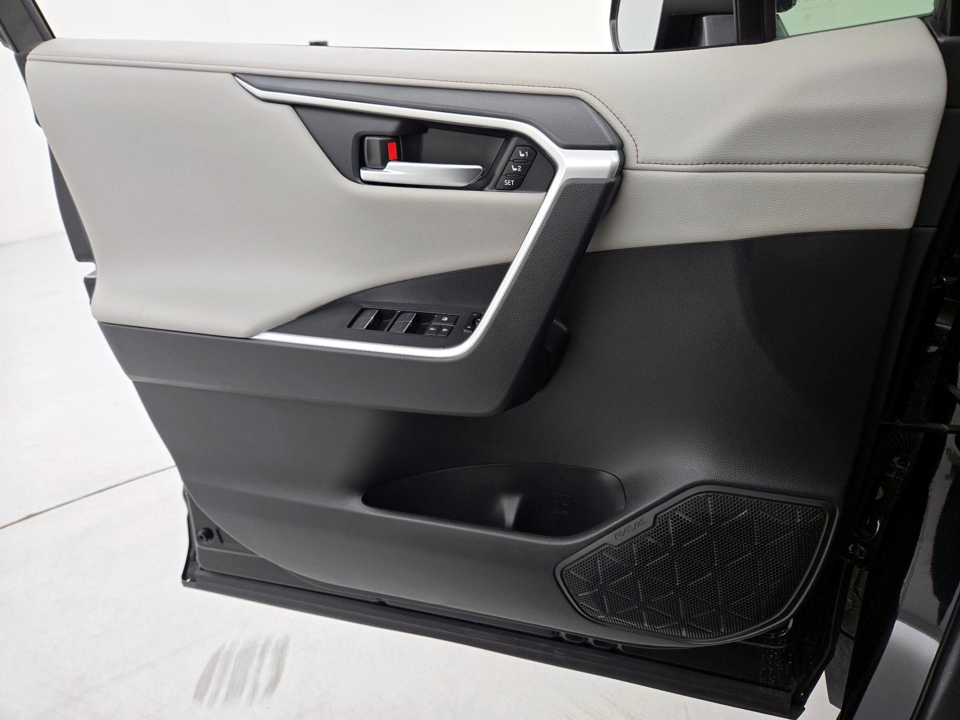 Thumbnail: 2024 Toyota RAV4 - 12