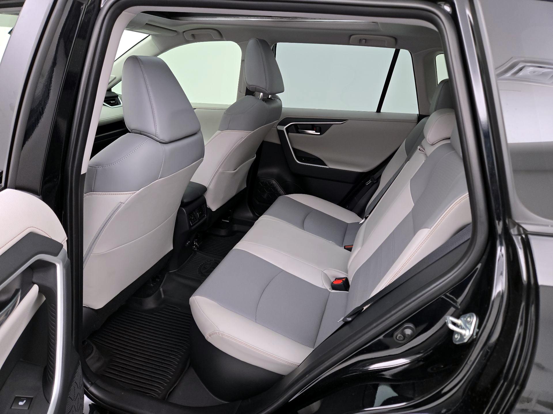 Thumbnail: 2024 Toyota RAV4 - 20