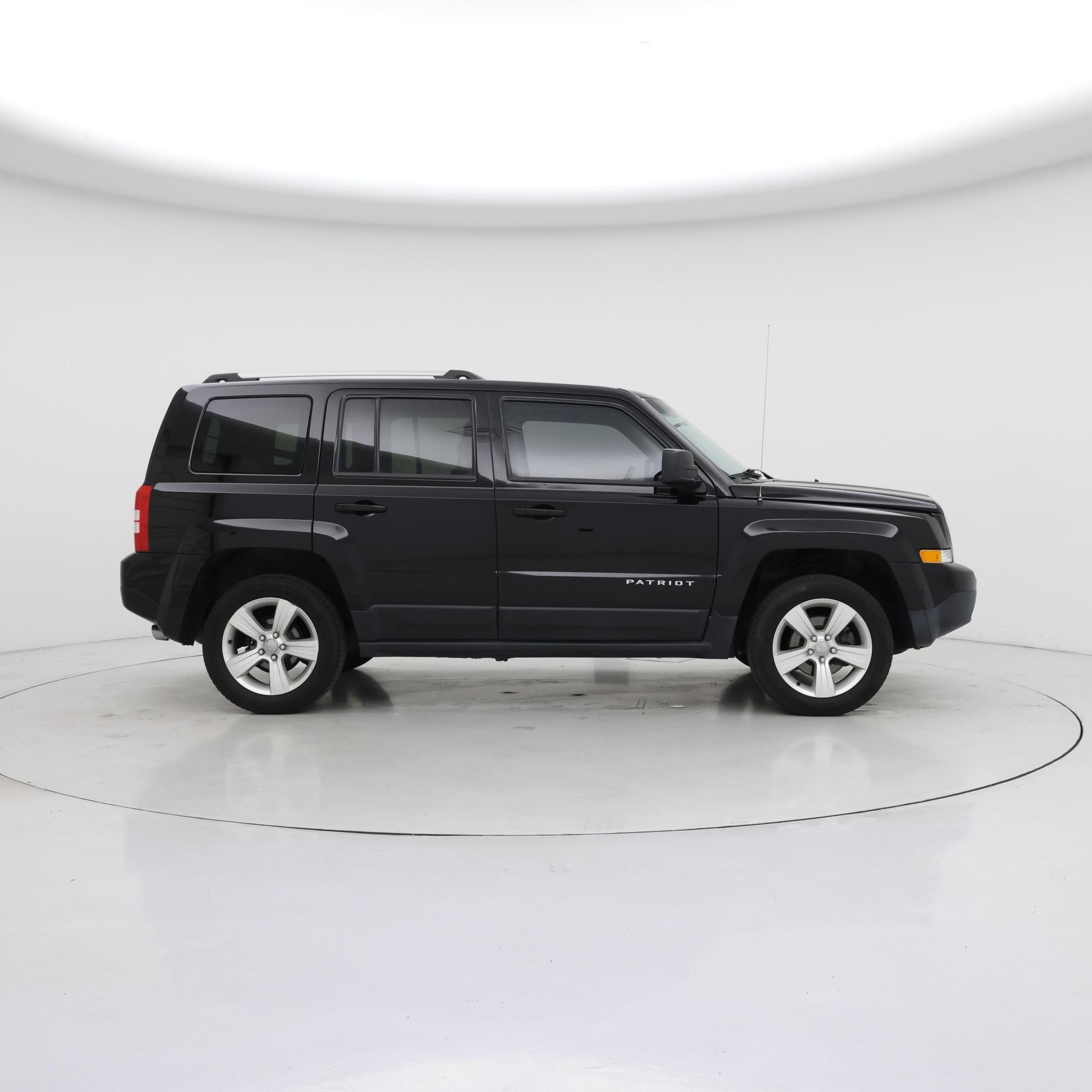 Thumbnail: 2015 Jeep Patriot - 7