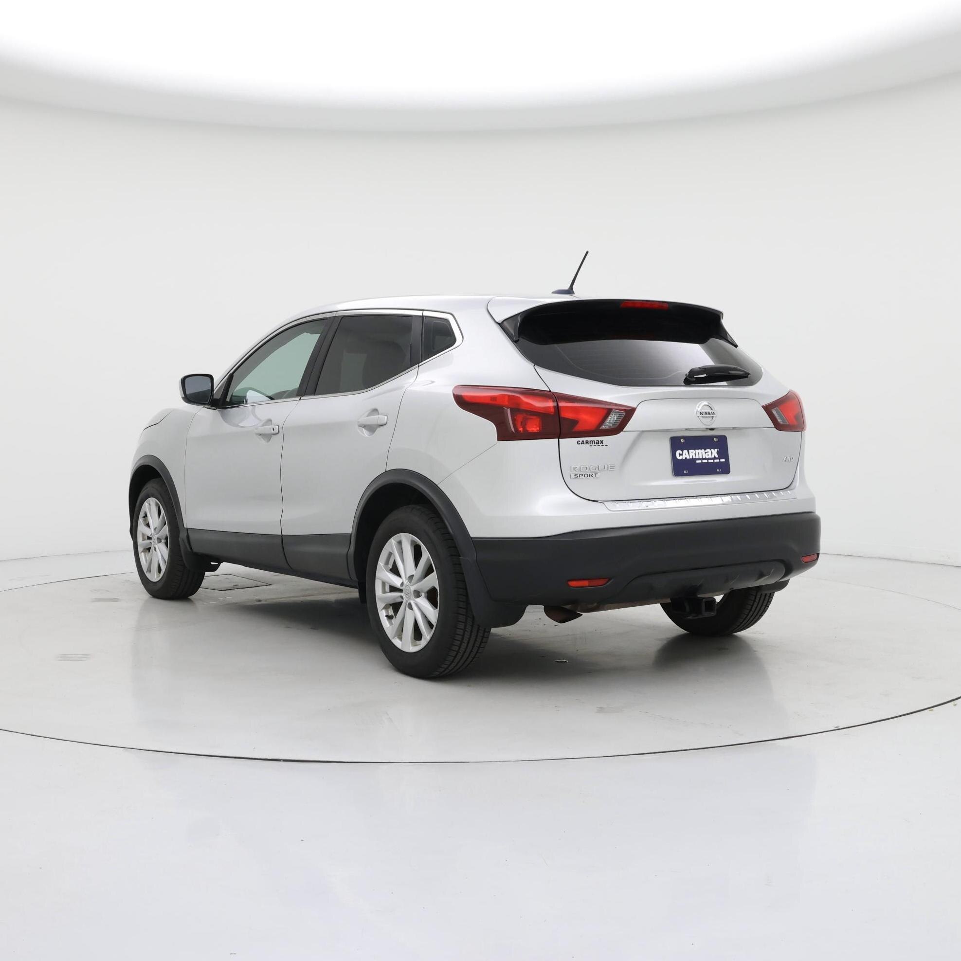 Thumbnail: 2017 Nissan Rogue Sport - 2