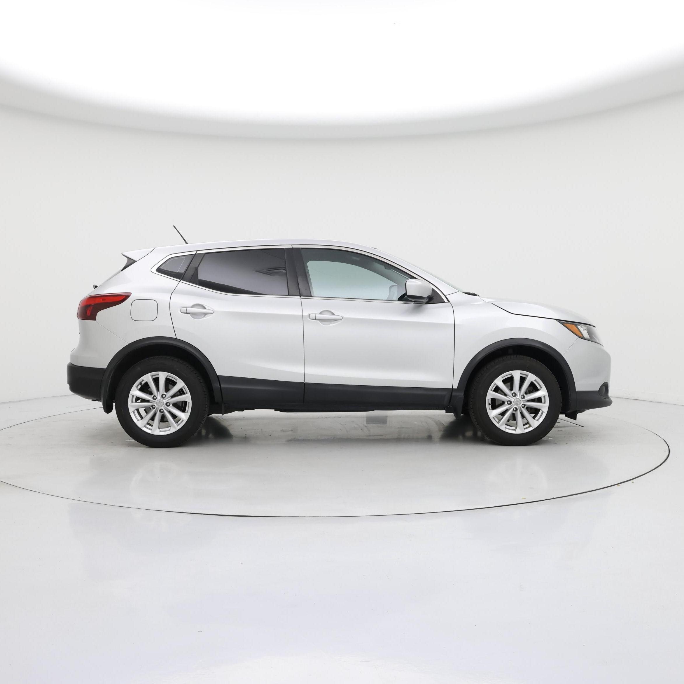 Thumbnail: 2017 Nissan Rogue Sport - 7