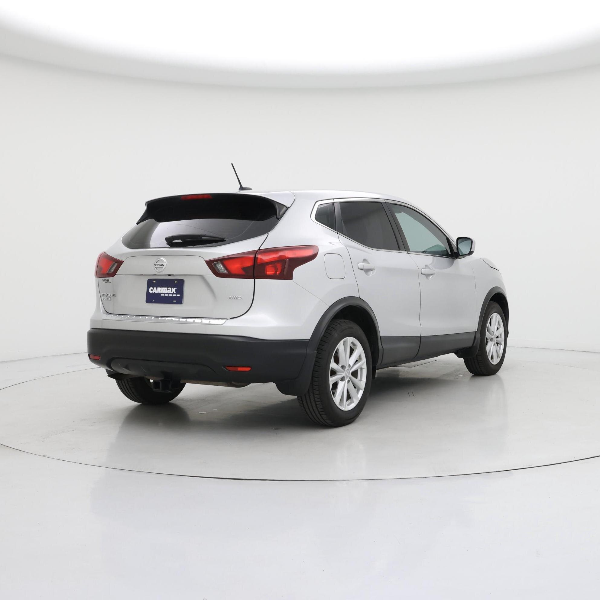 Thumbnail: 2017 Nissan Rogue Sport - 8