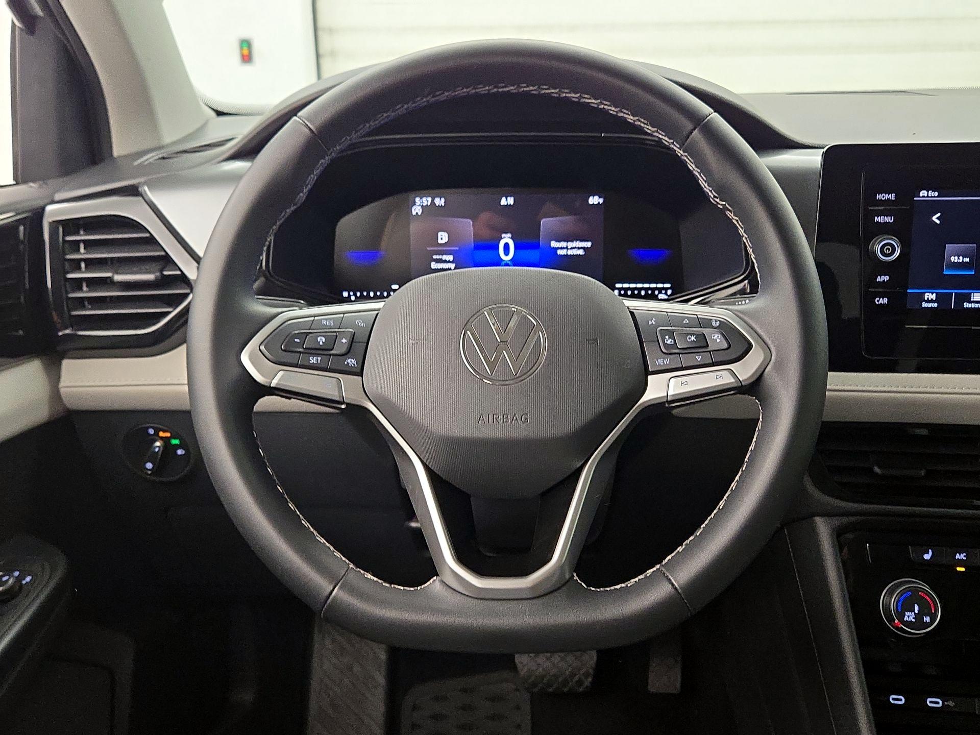 Thumbnail: 2025 Volkswagen Taos - 10