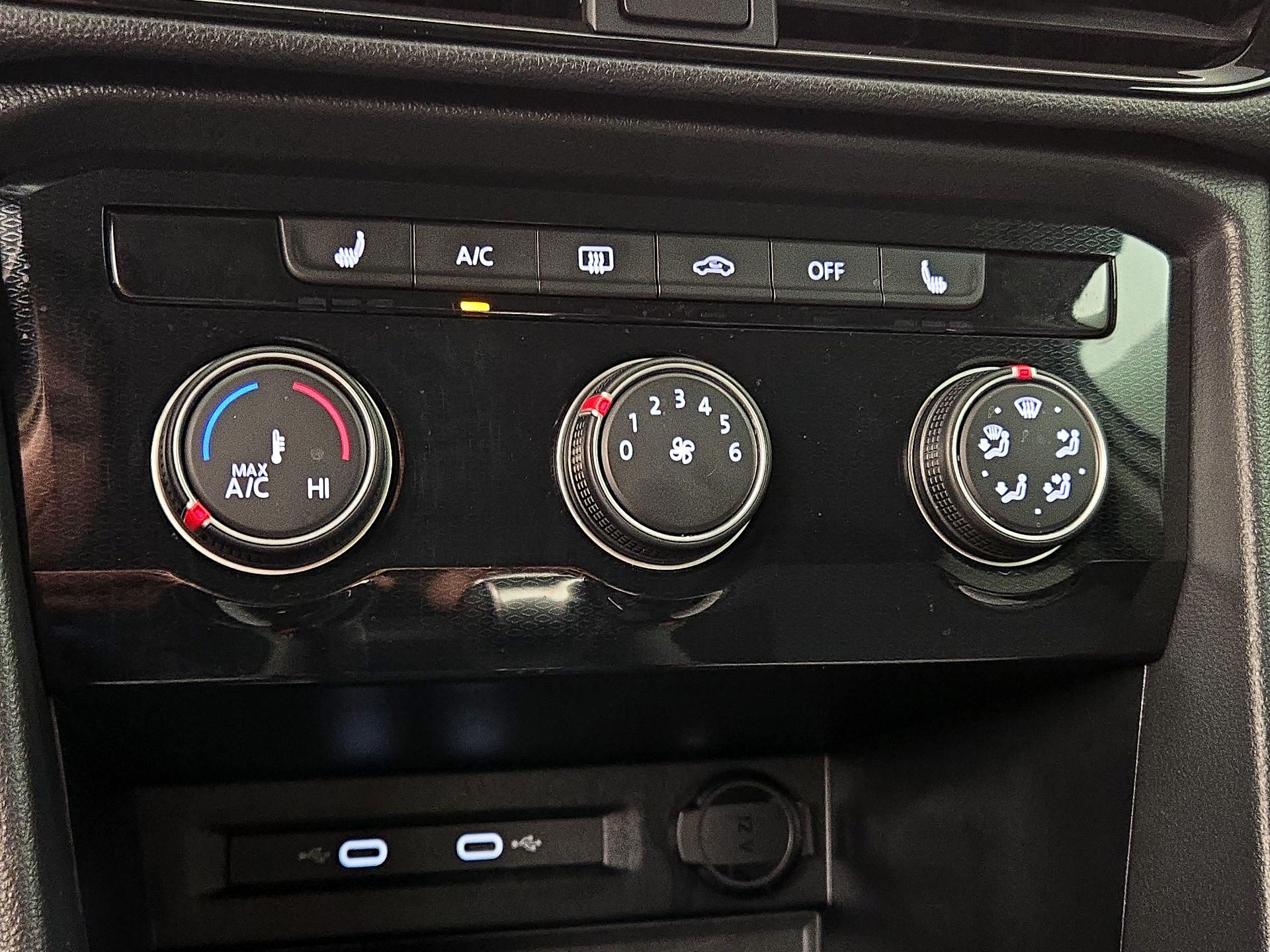 Thumbnail: 2025 Volkswagen Taos - 16