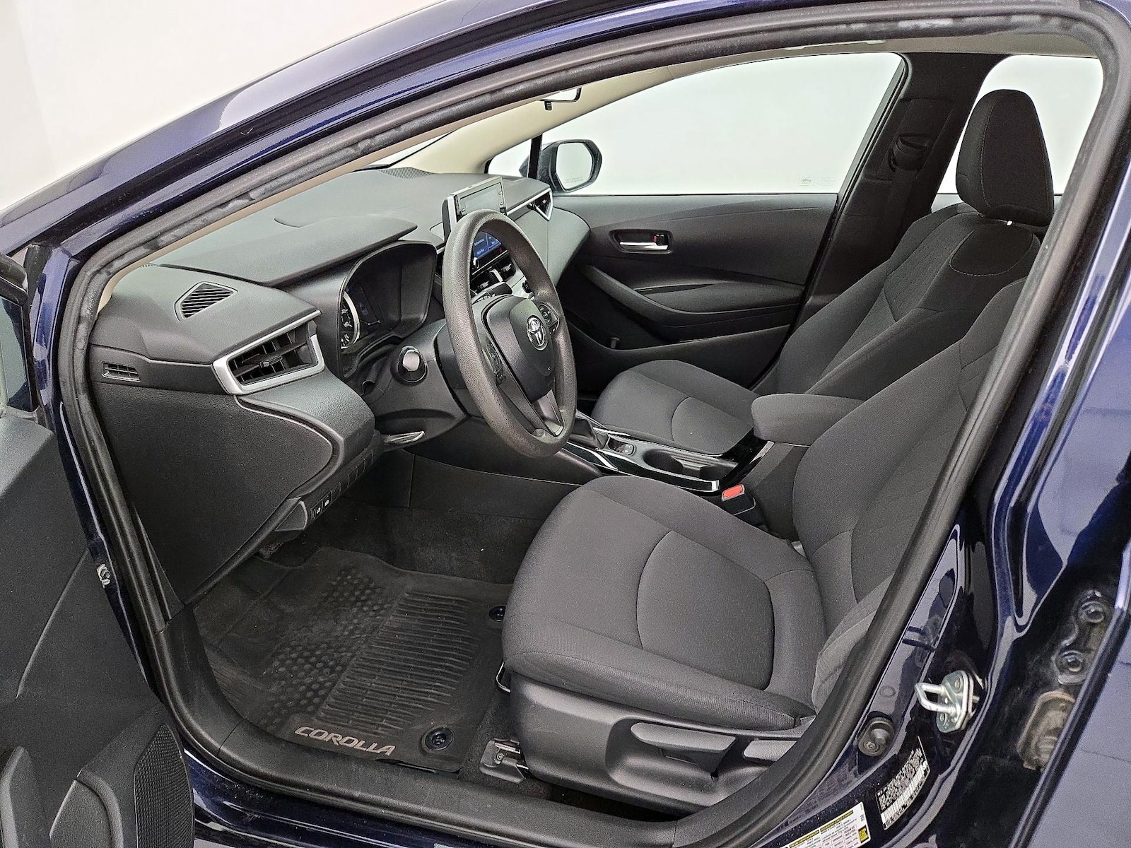2020 Toyota Corolla LE - Photo 12