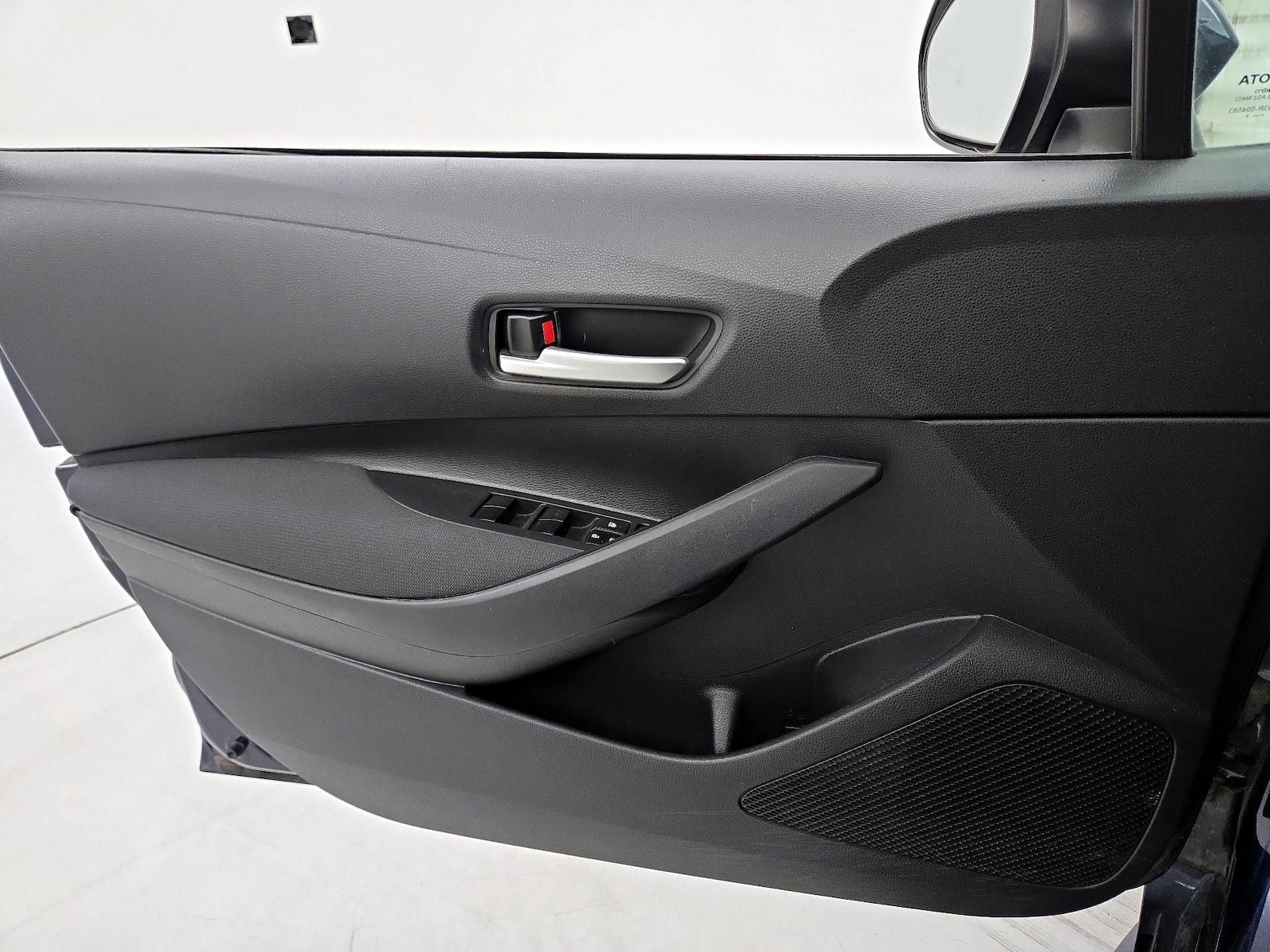 2020 Toyota Corolla LE - Photo 13